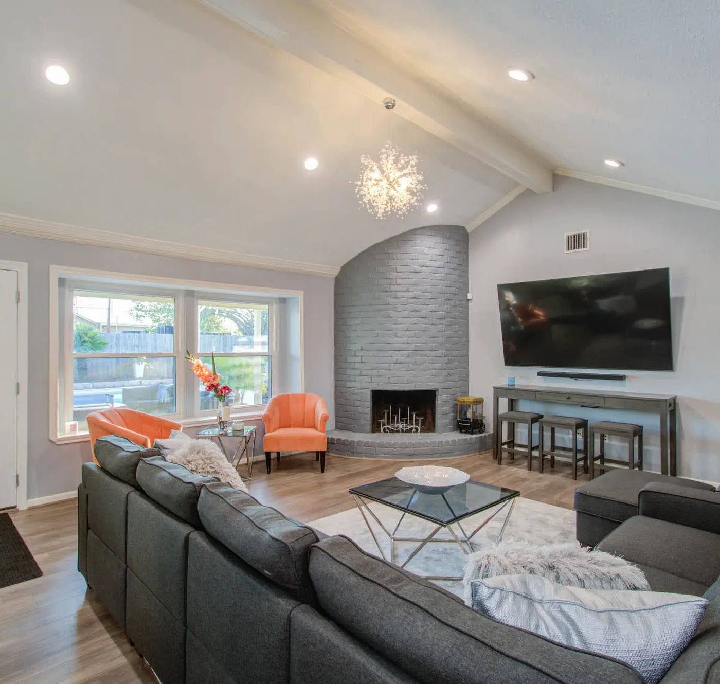 Your Houston Vacation Getaway, 4-BD, Pool, Patio