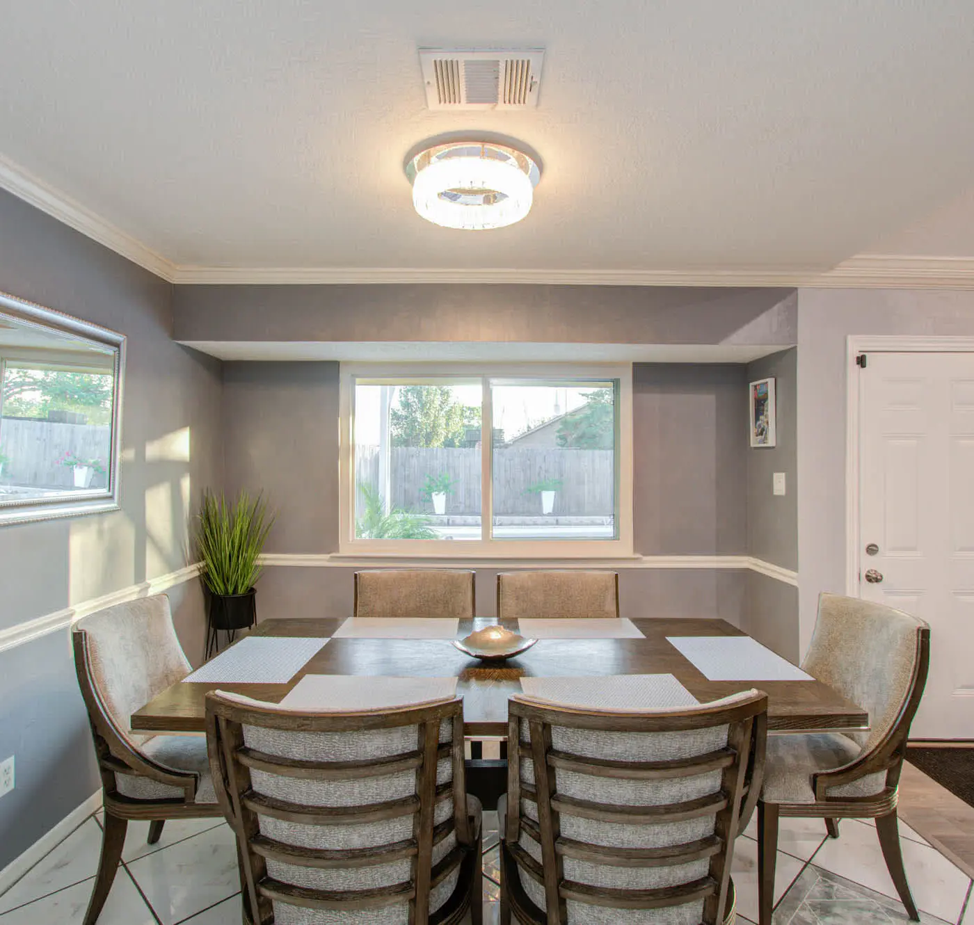 Your Houston Vacation Getaway, 4-BD, Pool, Patio