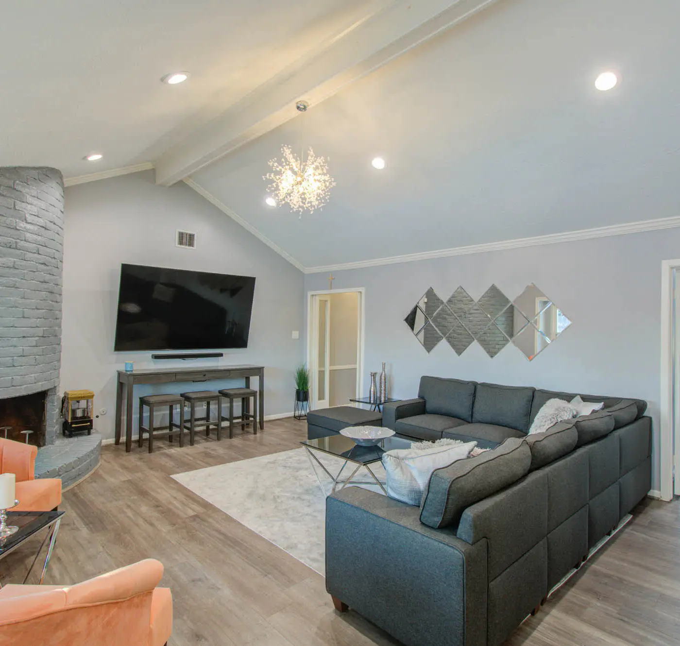 Your Houston Vacation Getaway, 4-BD, Pool, Patio