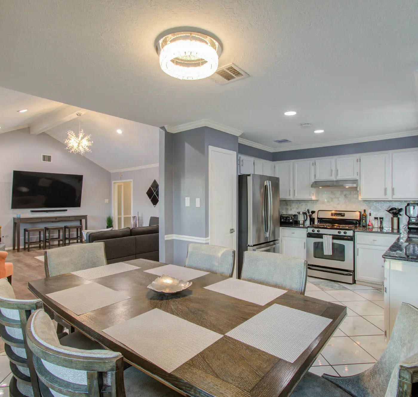 Your Houston Vacation Getaway, 4-BD, Pool, Patio