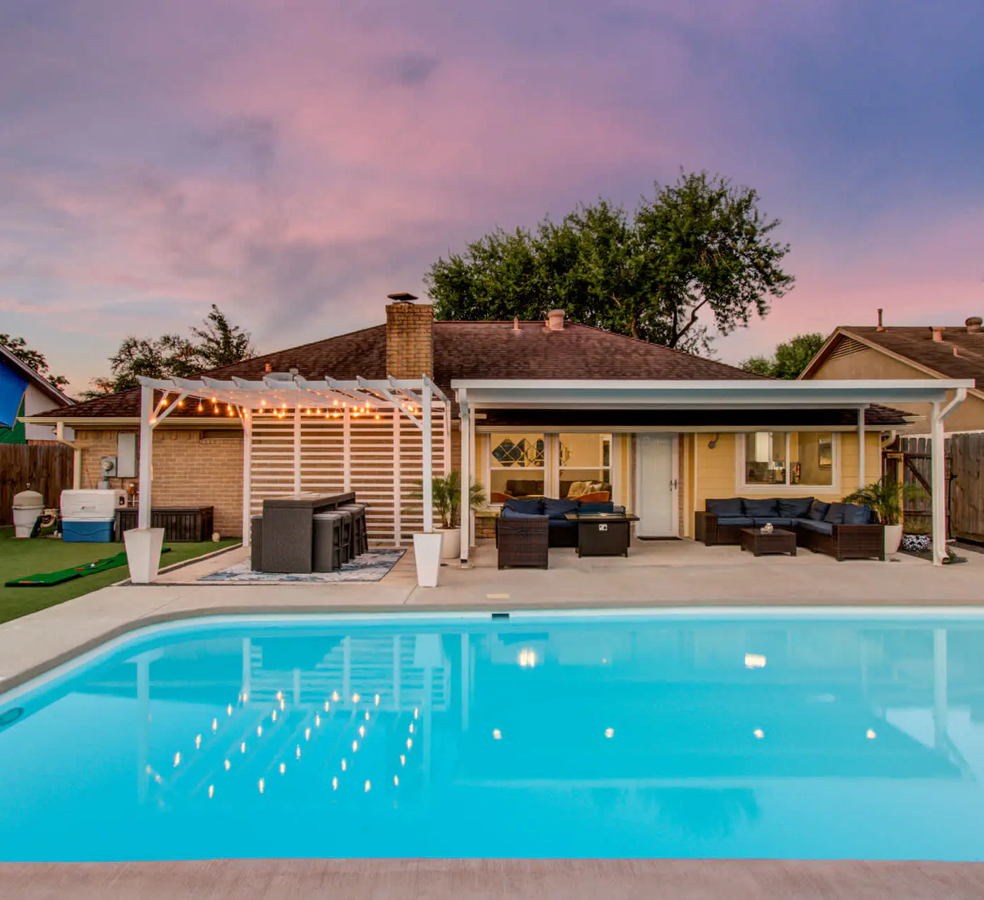 Your Houston Vacation Getaway, 4-BD, Pool, Patio