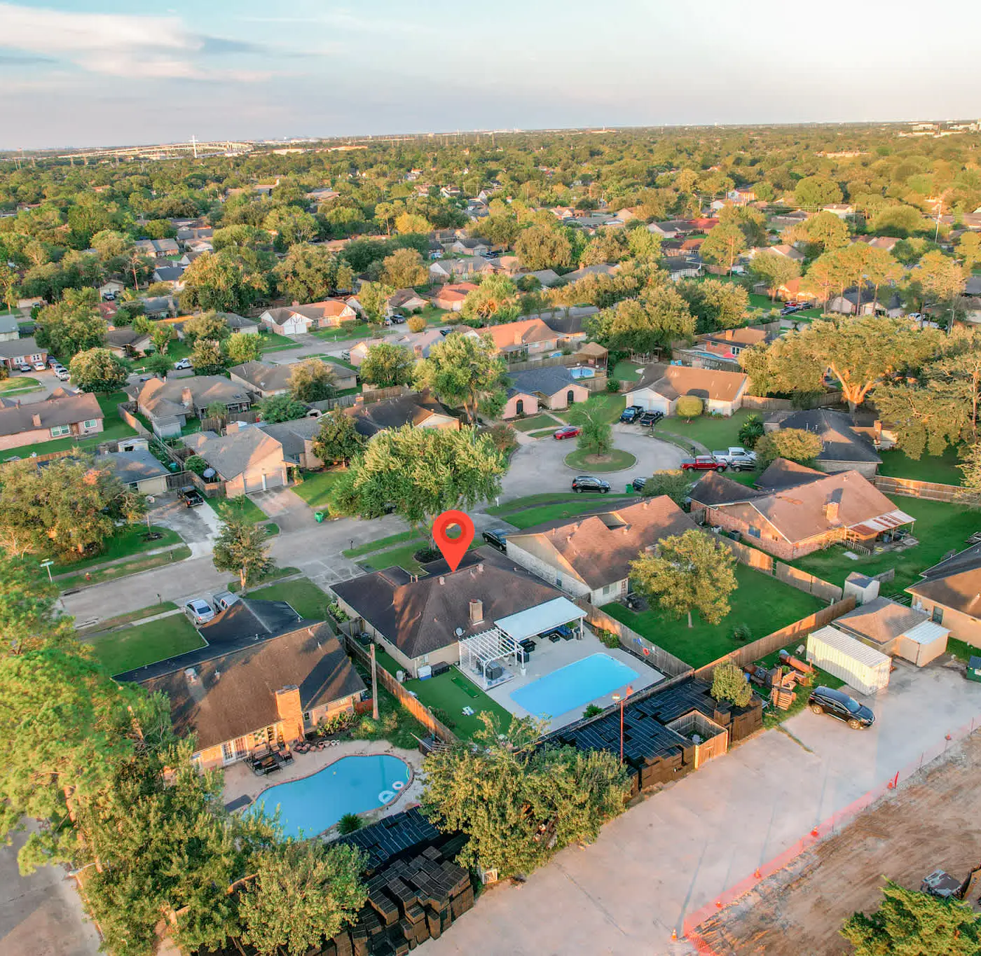 Your Houston Vacation Getaway, 4-BD, Pool, Patio