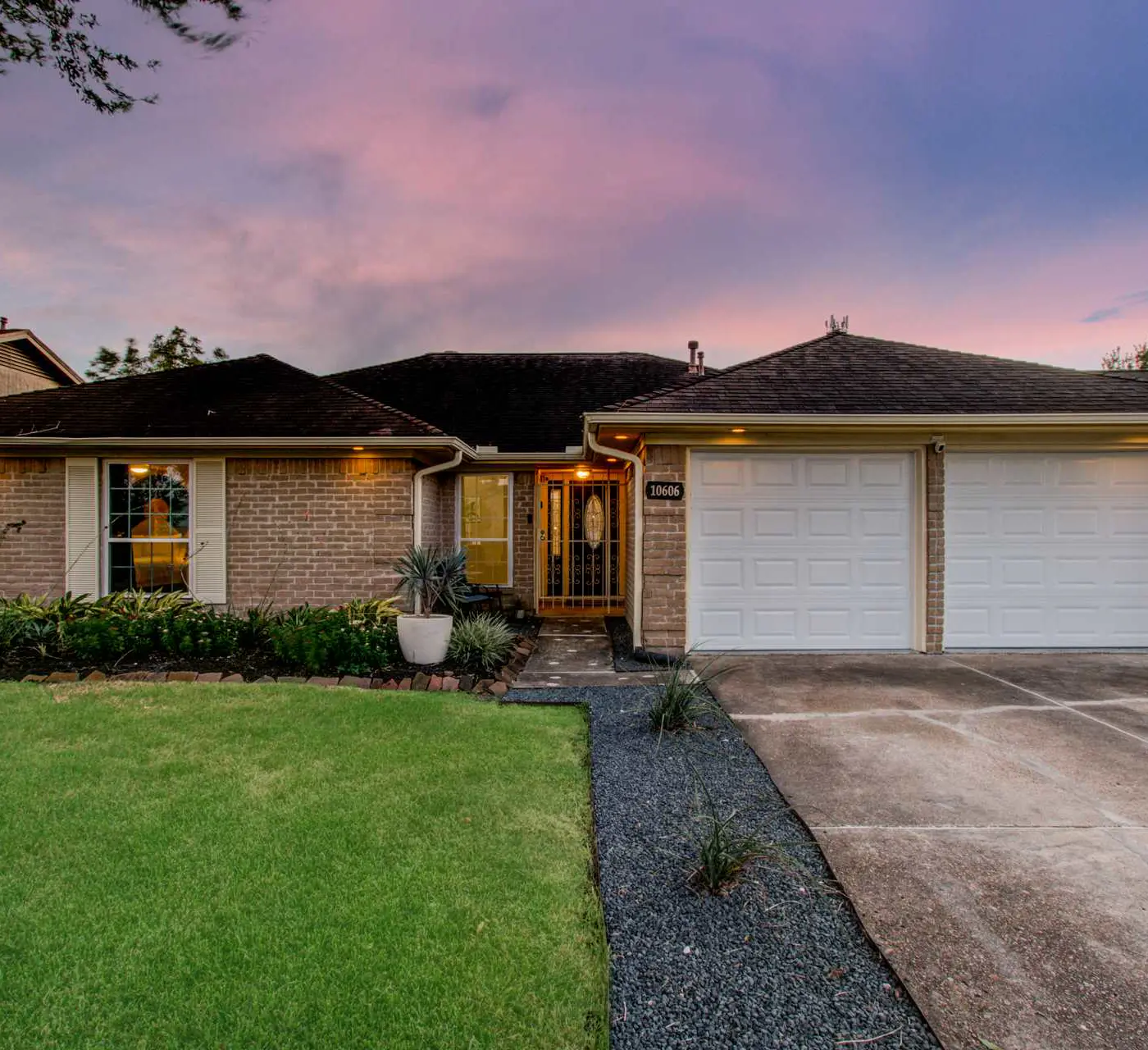 Your Houston Vacation Getaway, 4-BD, Pool, Patio