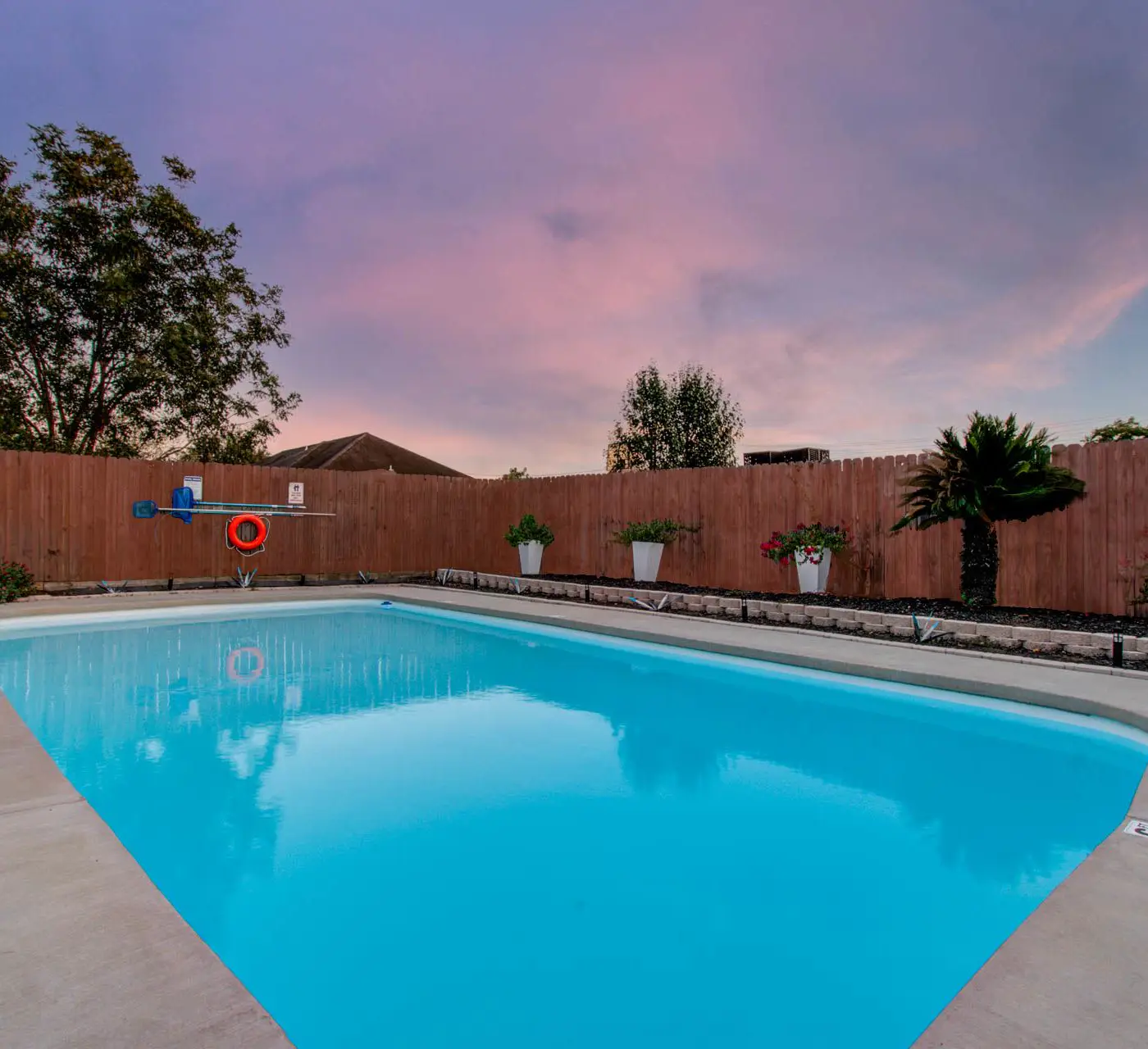 Your Houston Vacation Getaway, 4-BD, Pool, Patio