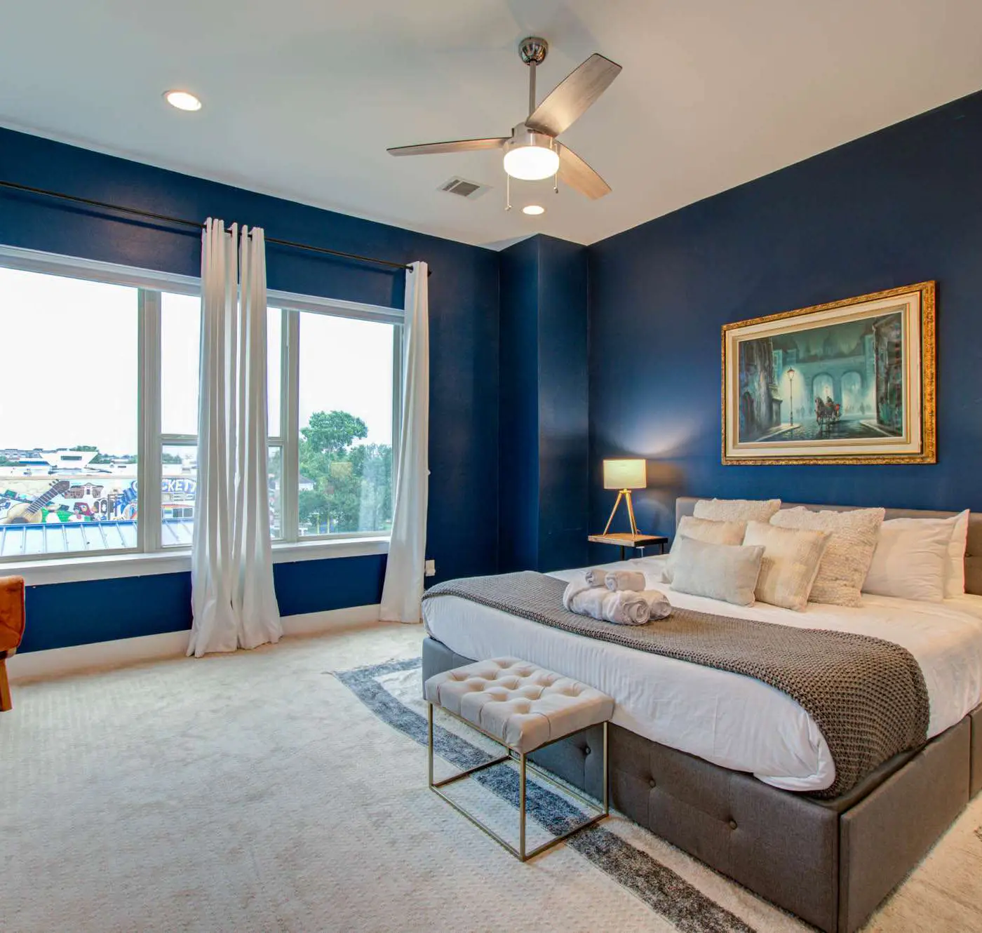 Modern Luxury 3-BD, Mins to DT w Rooftop