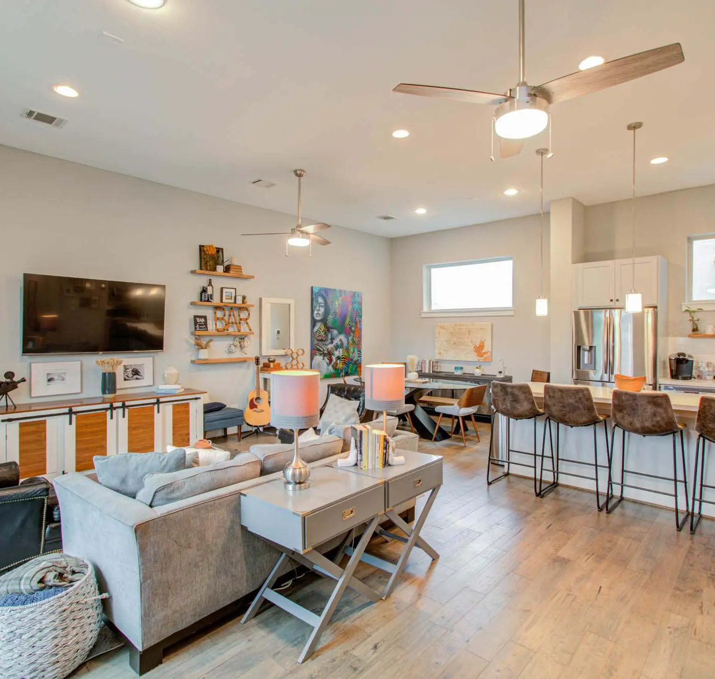 Modern Luxury 3-BD, Mins to DT w Rooftop