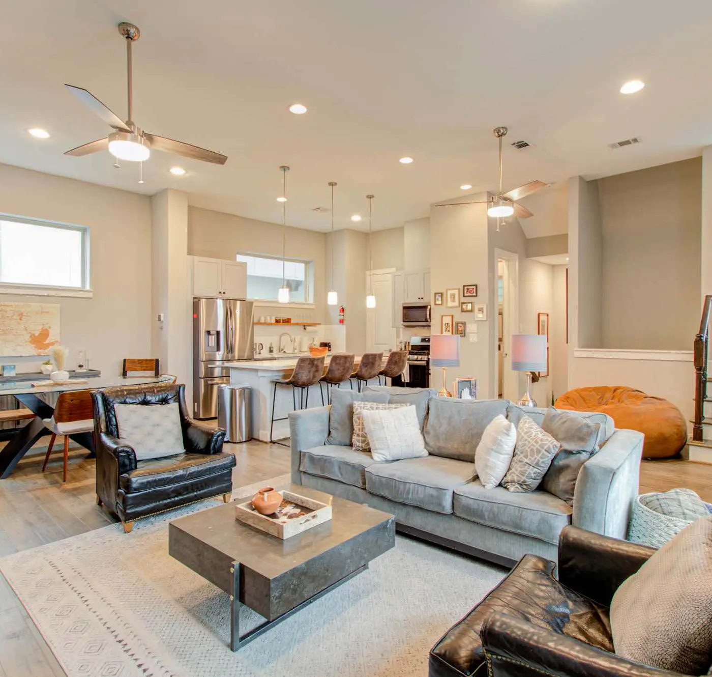 Modern Luxury 3-BD, Mins to DT w Rooftop