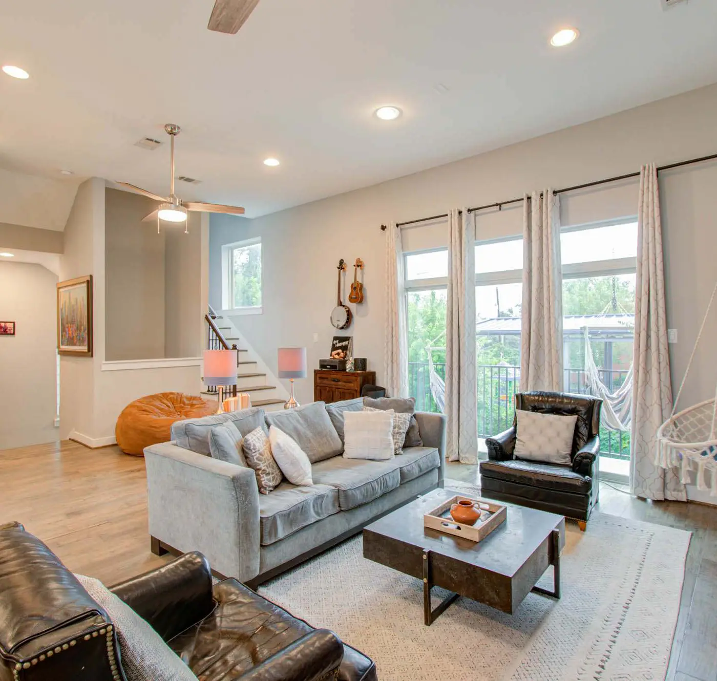 Modern Luxury 3-BD, Mins to DT w Rooftop