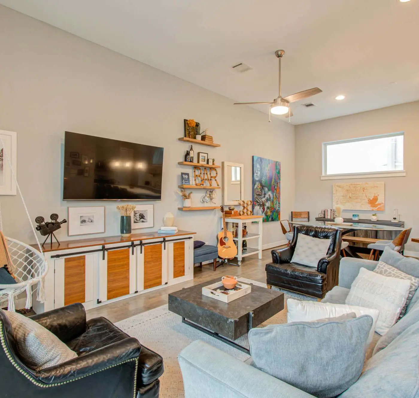 Modern Luxury 3-BD, Mins to DT w Rooftop