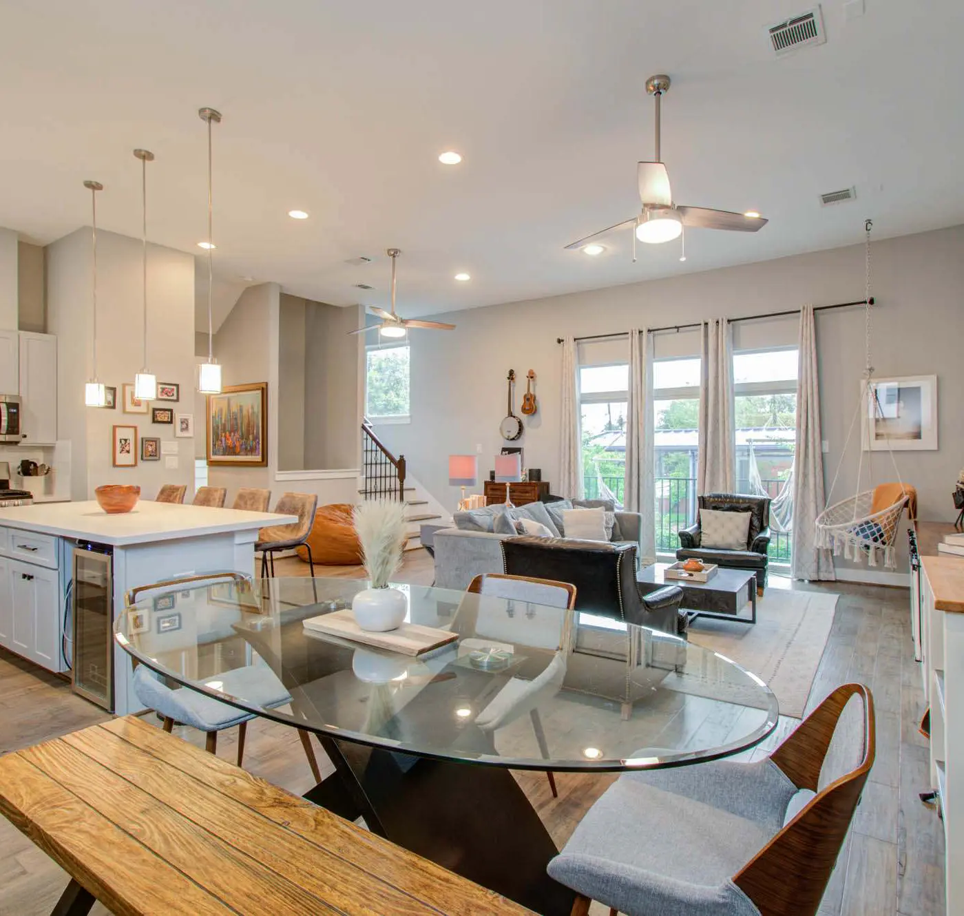 Modern Luxury 3-BD, Mins to DT w Rooftop