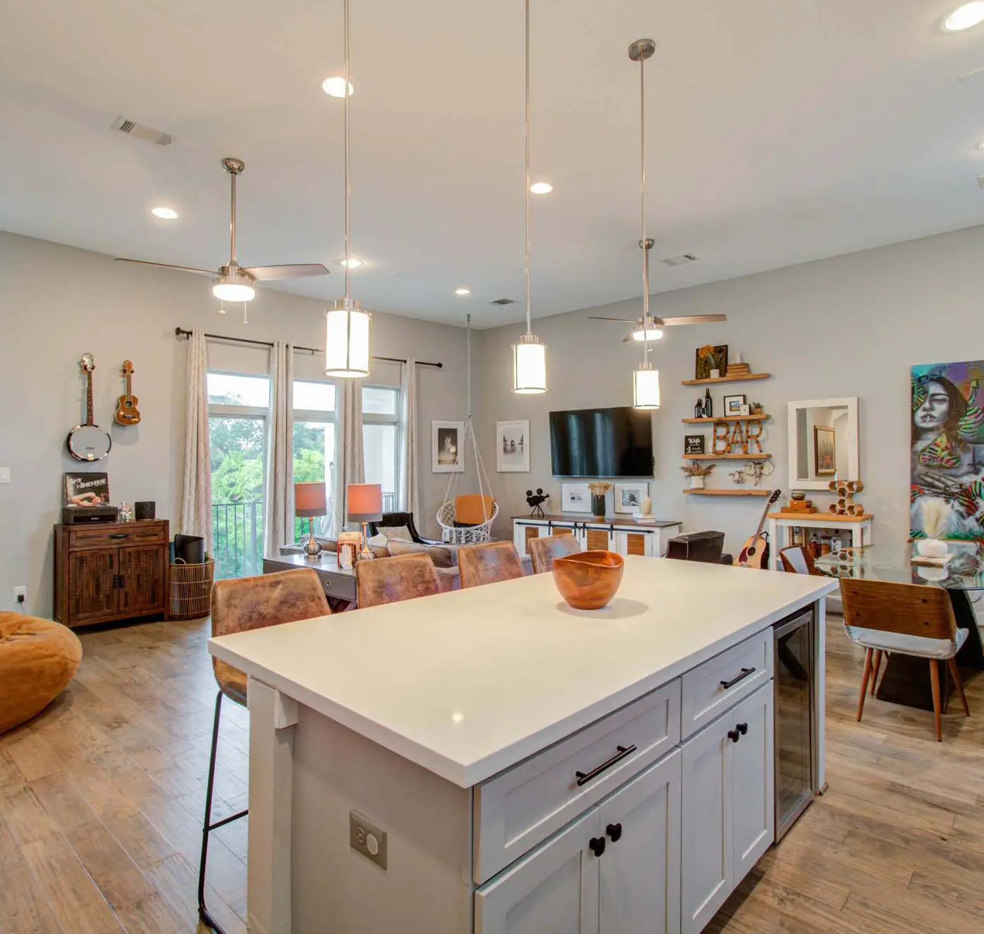 Modern Luxury 3-BD, Mins to DT w Rooftop