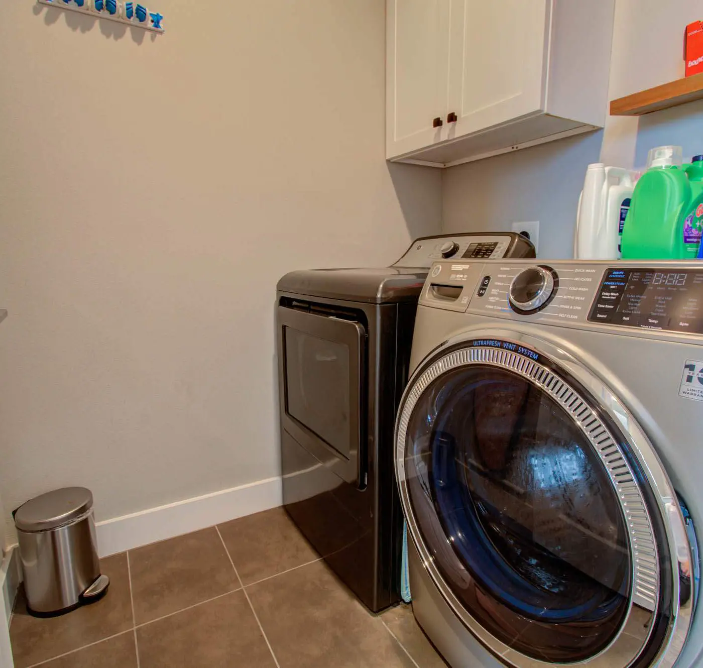 Modern Luxury 3-BD, Mins to DT w Rooftop