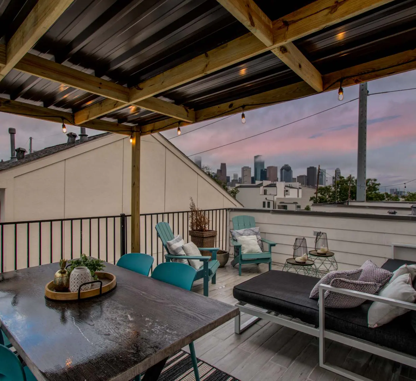 Modern Luxury 3-BD, Mins to DT w Rooftop