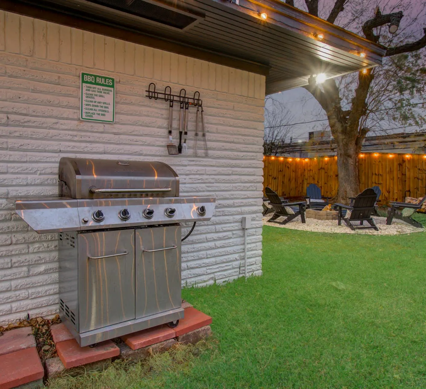 5-BD Modern Central Getaway w Hot Tub - Mins to DT