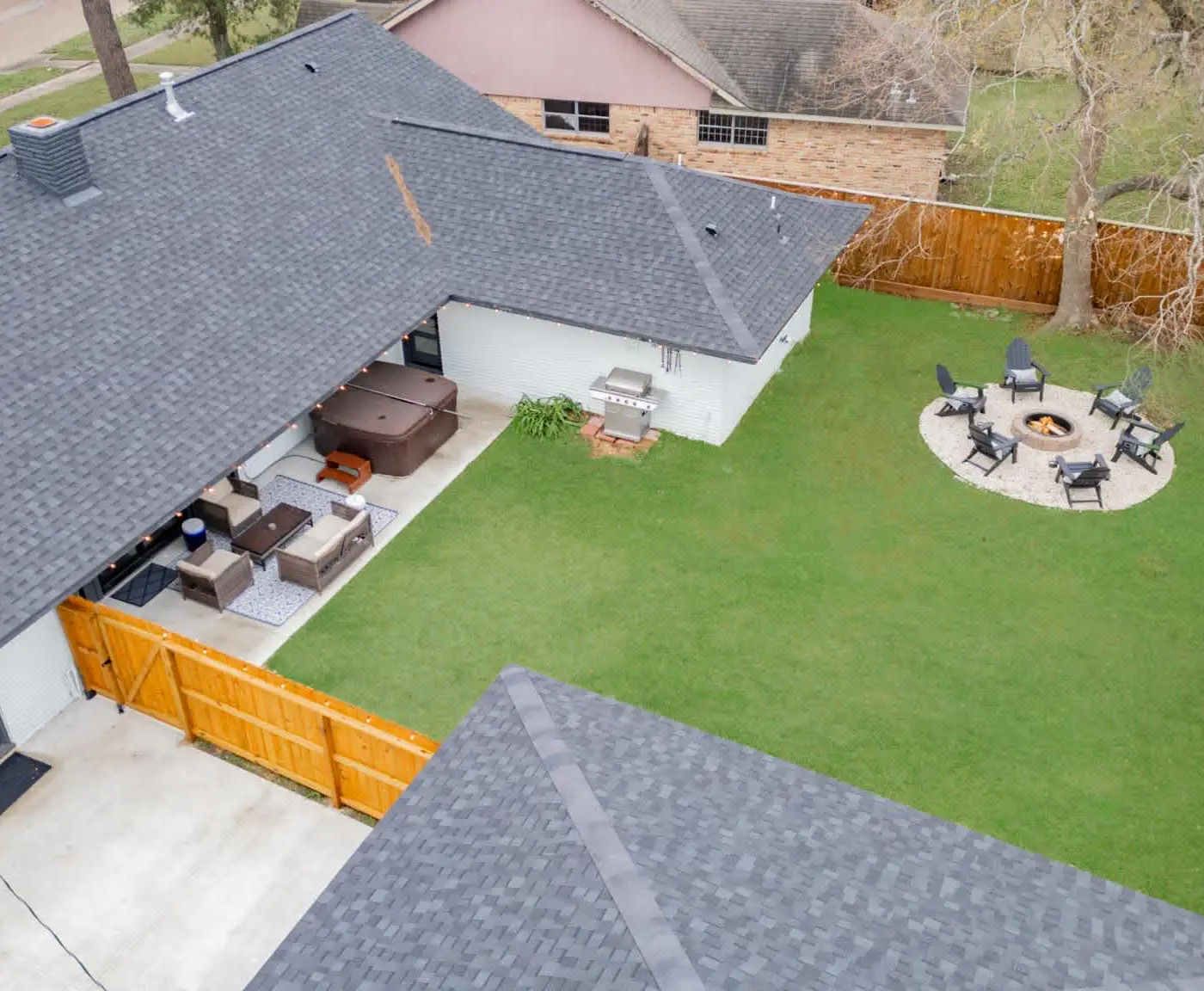 5-BD Modern Central Getaway w Hot Tub - Mins to DT