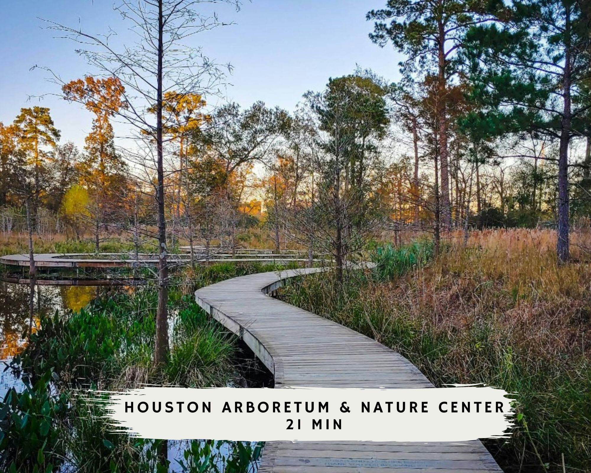 Chic & Central 3BD Townhouse, Mins to DT & Midtown