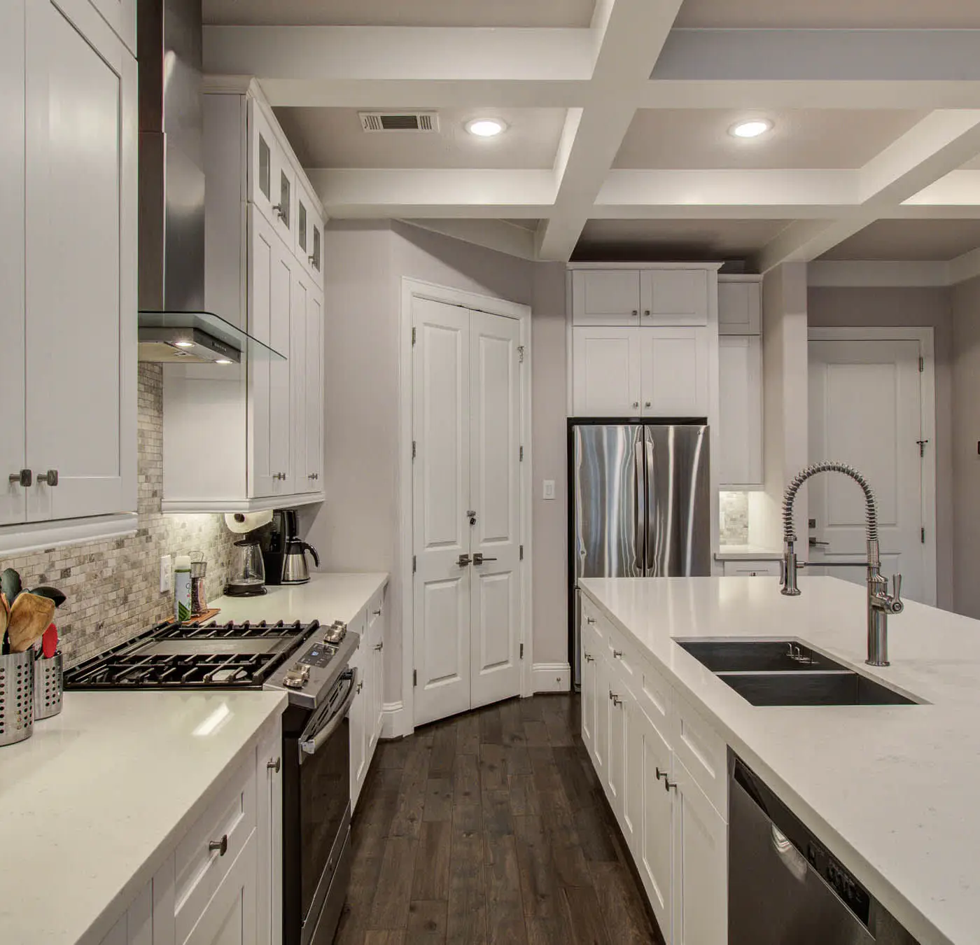 Houston Central Location - Stylish with Jacuzzi