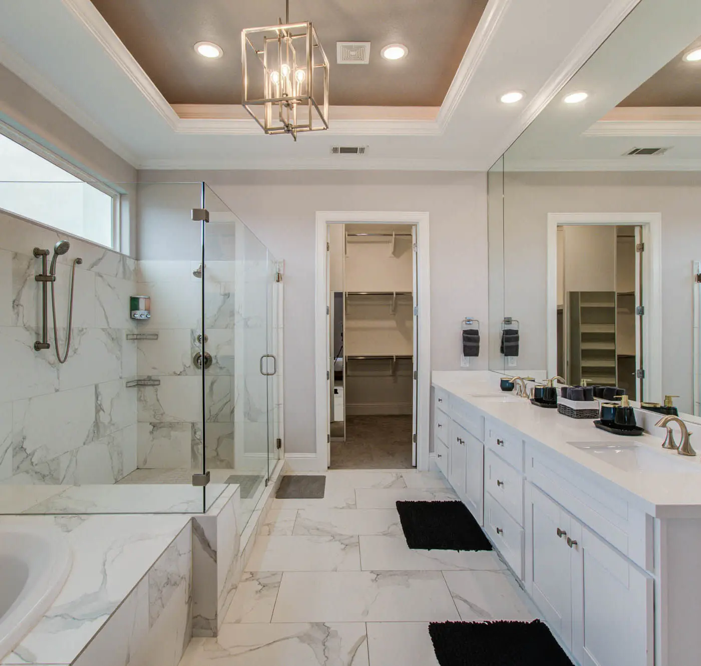 Houston Central Location - Stylish with Jacuzzi