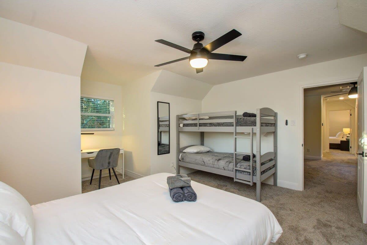 Stunning Modern Dream Home w Pool, Grill, Foosball