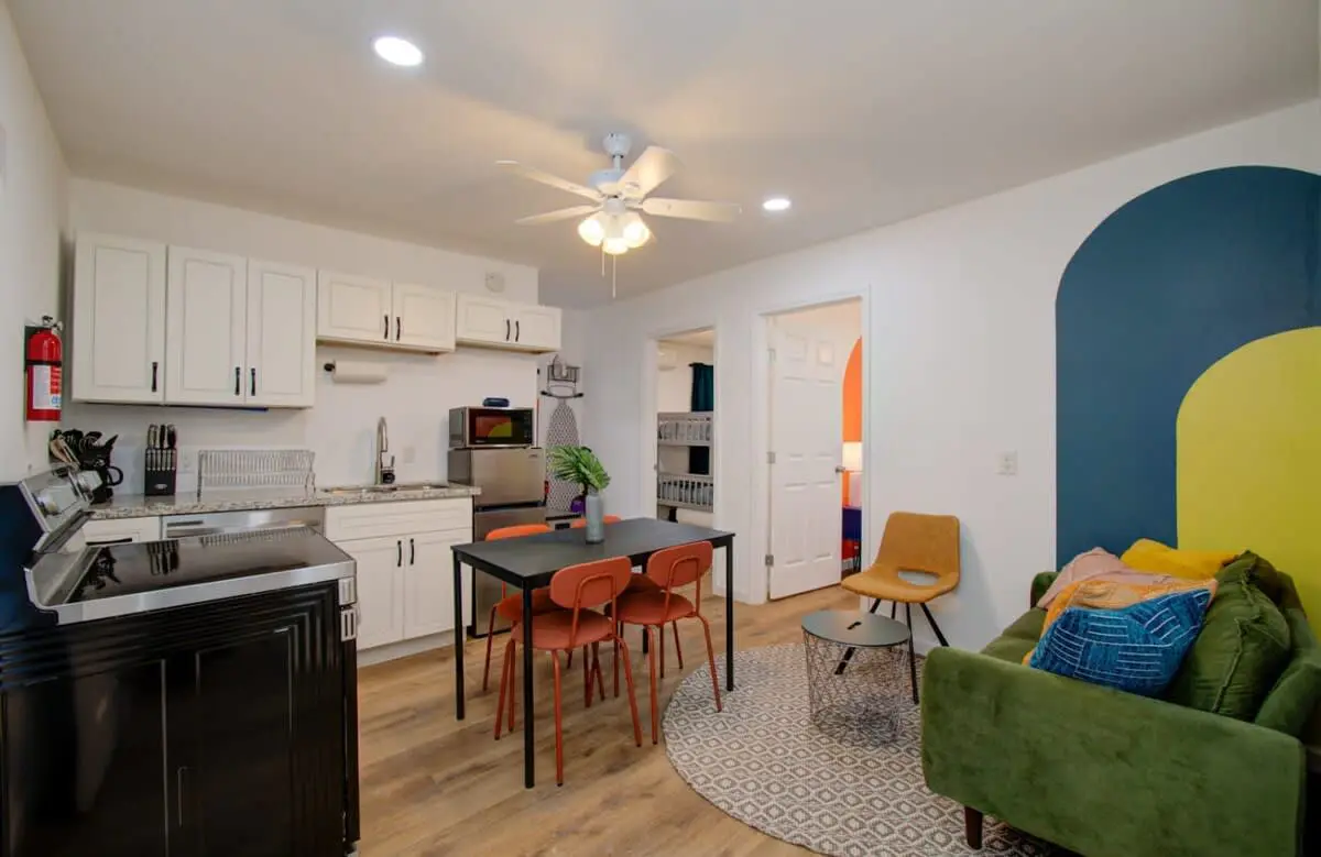 Heart of Houston - 2-BD/1-BA with Grill
