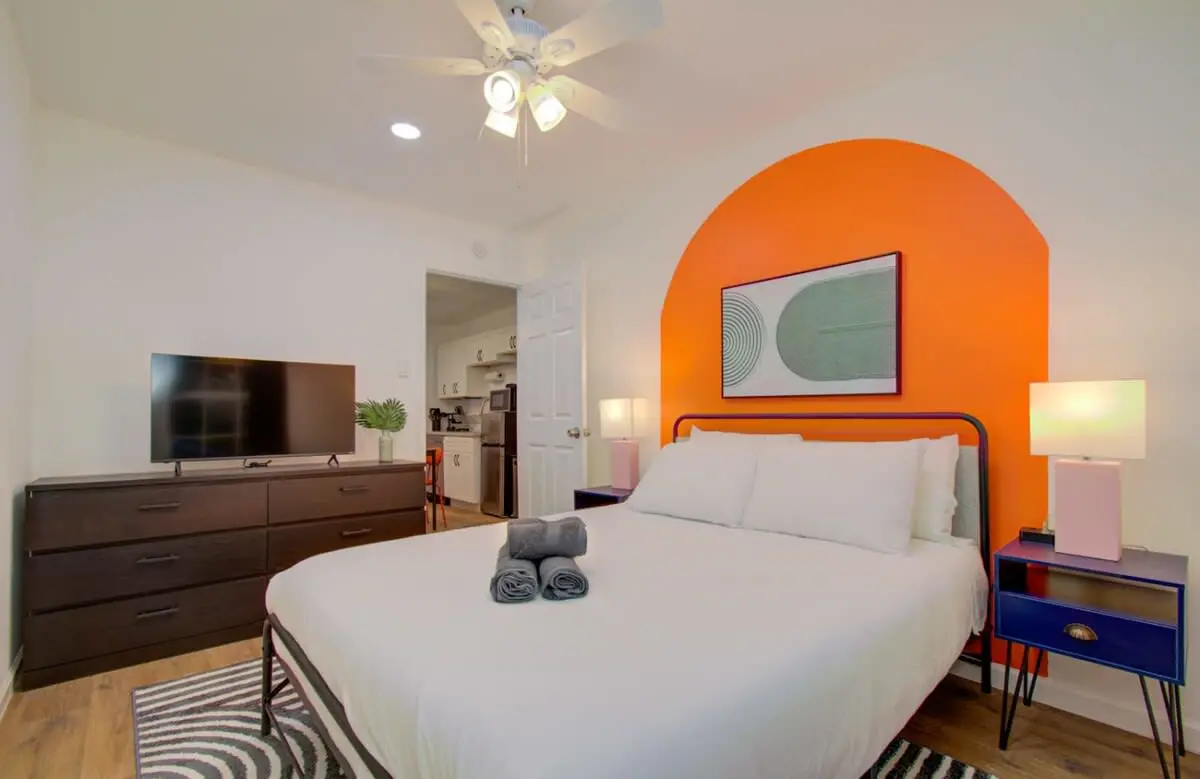 Heart of Houston - 2-BD/1-BA with Grill