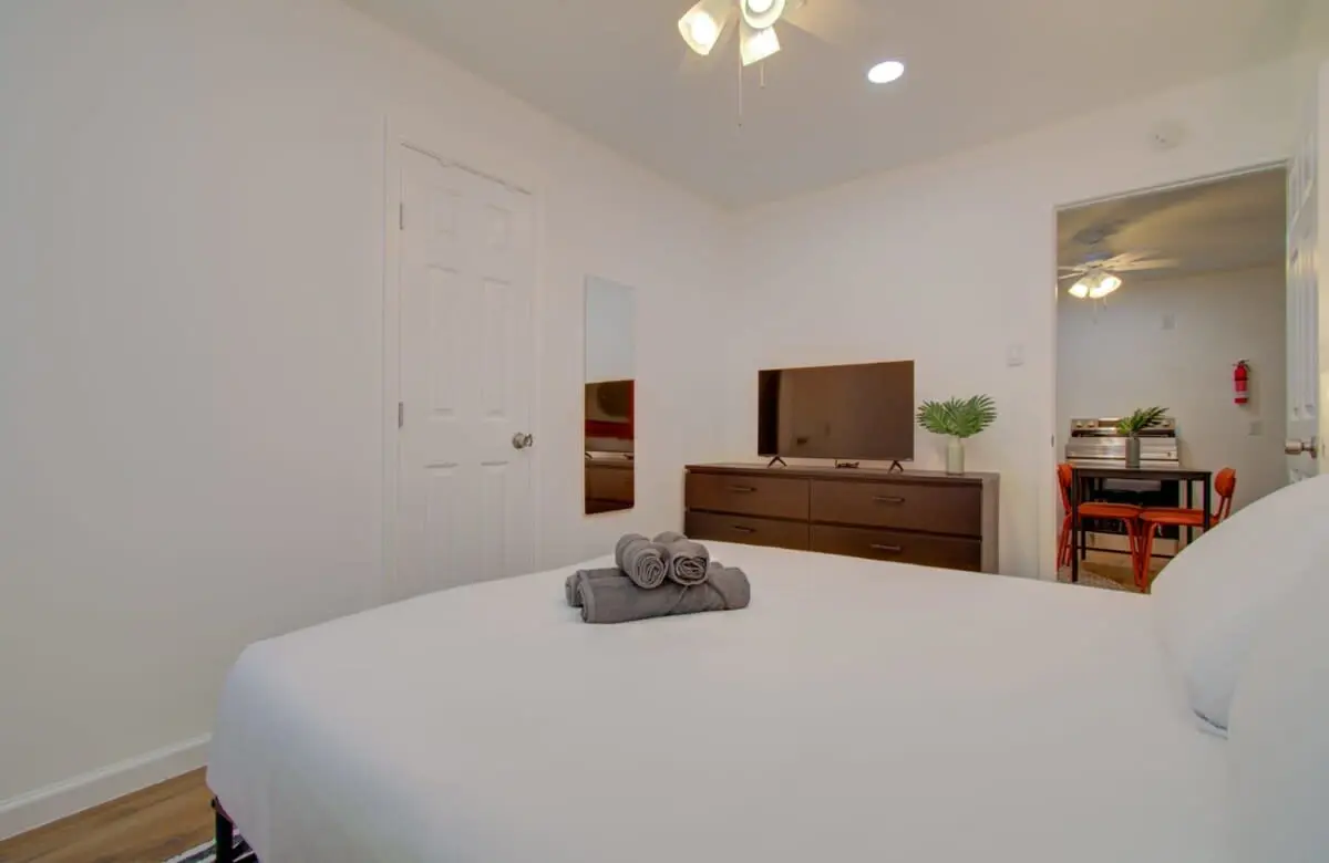 Heart of Houston - 2-BD/1-BA with Grill