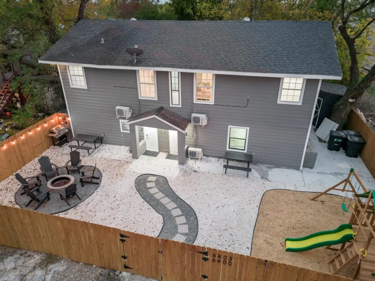 Heart of Houston - 2-BD/1-BA with Grill