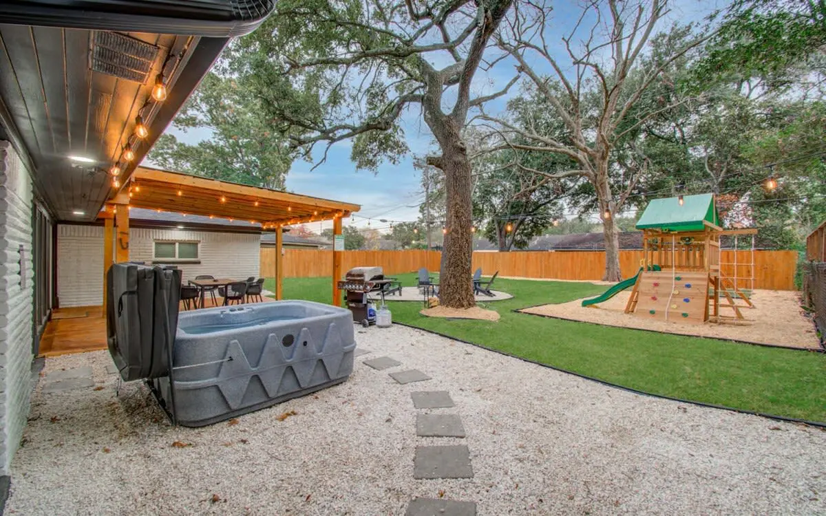 Central Convenience x Modern Luxury - Heart of Houston