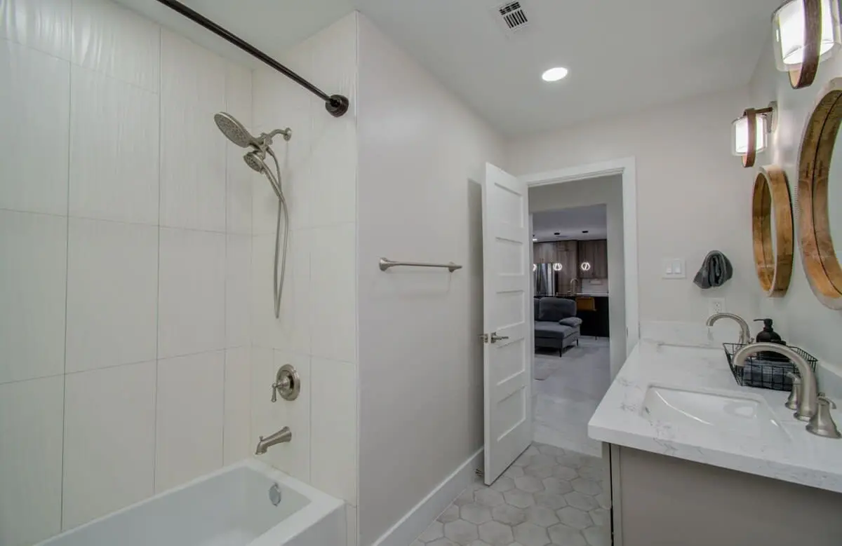 Central Convenience x Modern Luxury - Heart of Houston