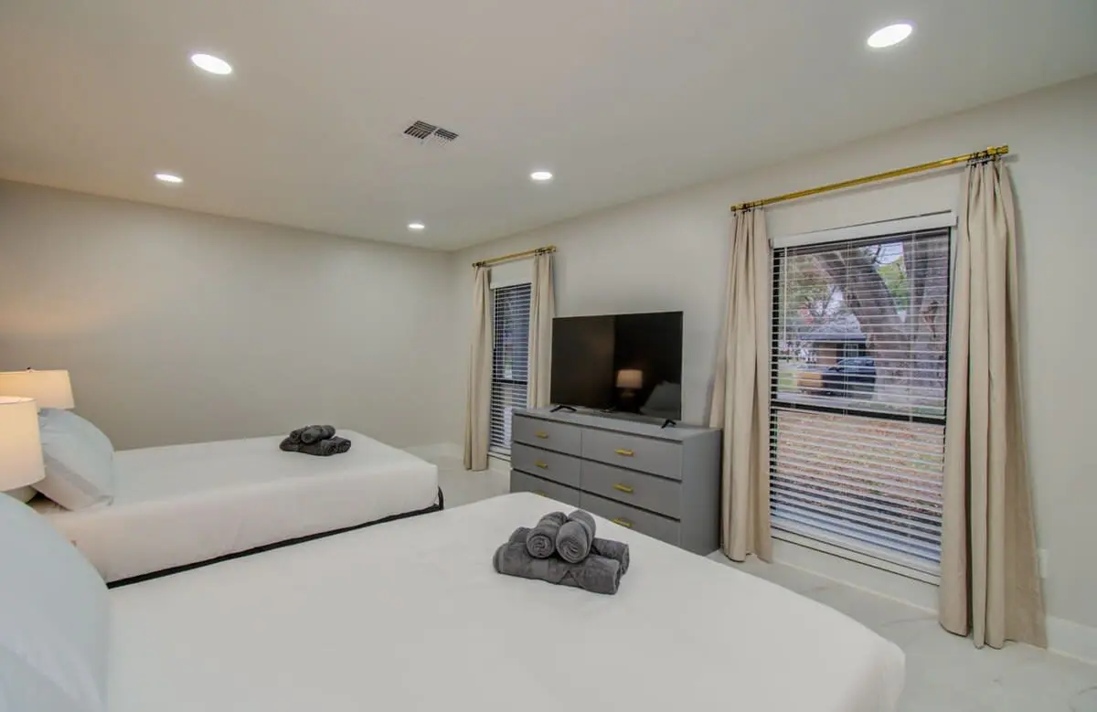 Central Convenience x Modern Luxury - Heart of Houston