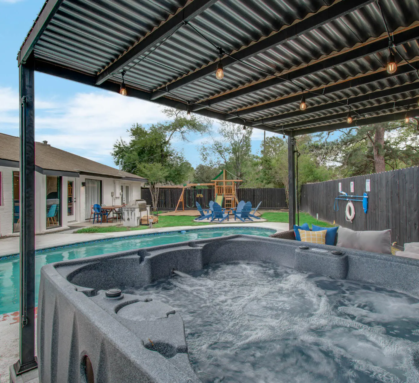 Spring Branch Paradise, 4-BD Backyard Pool Oasis