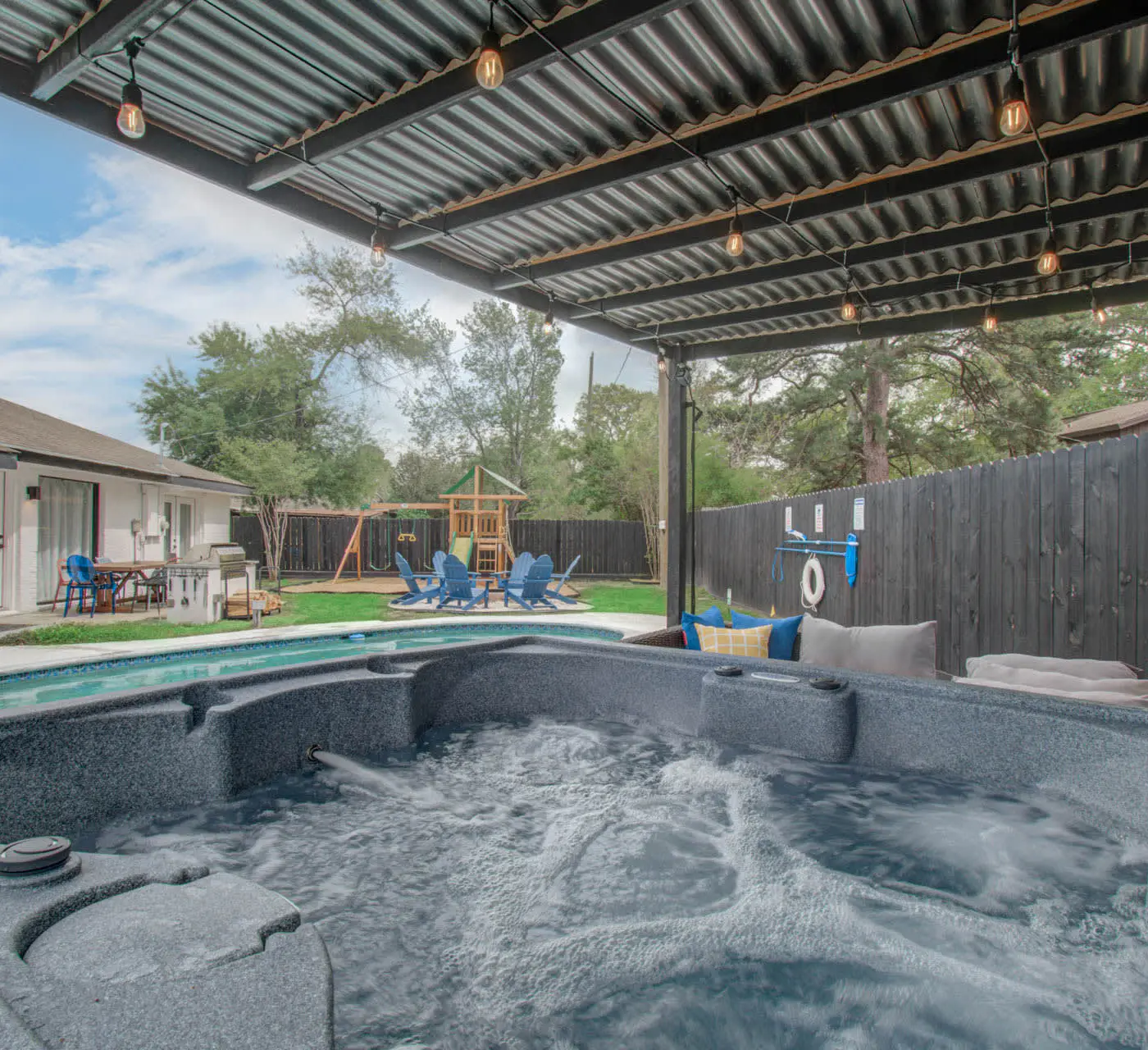 Spring Branch Paradise, 4-BD Backyard Pool Oasis