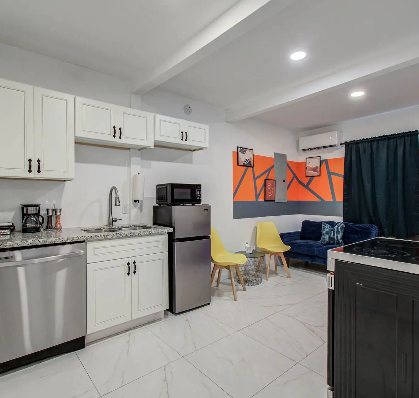 Charming Houston Getaway – 2BD/1BA & Yard