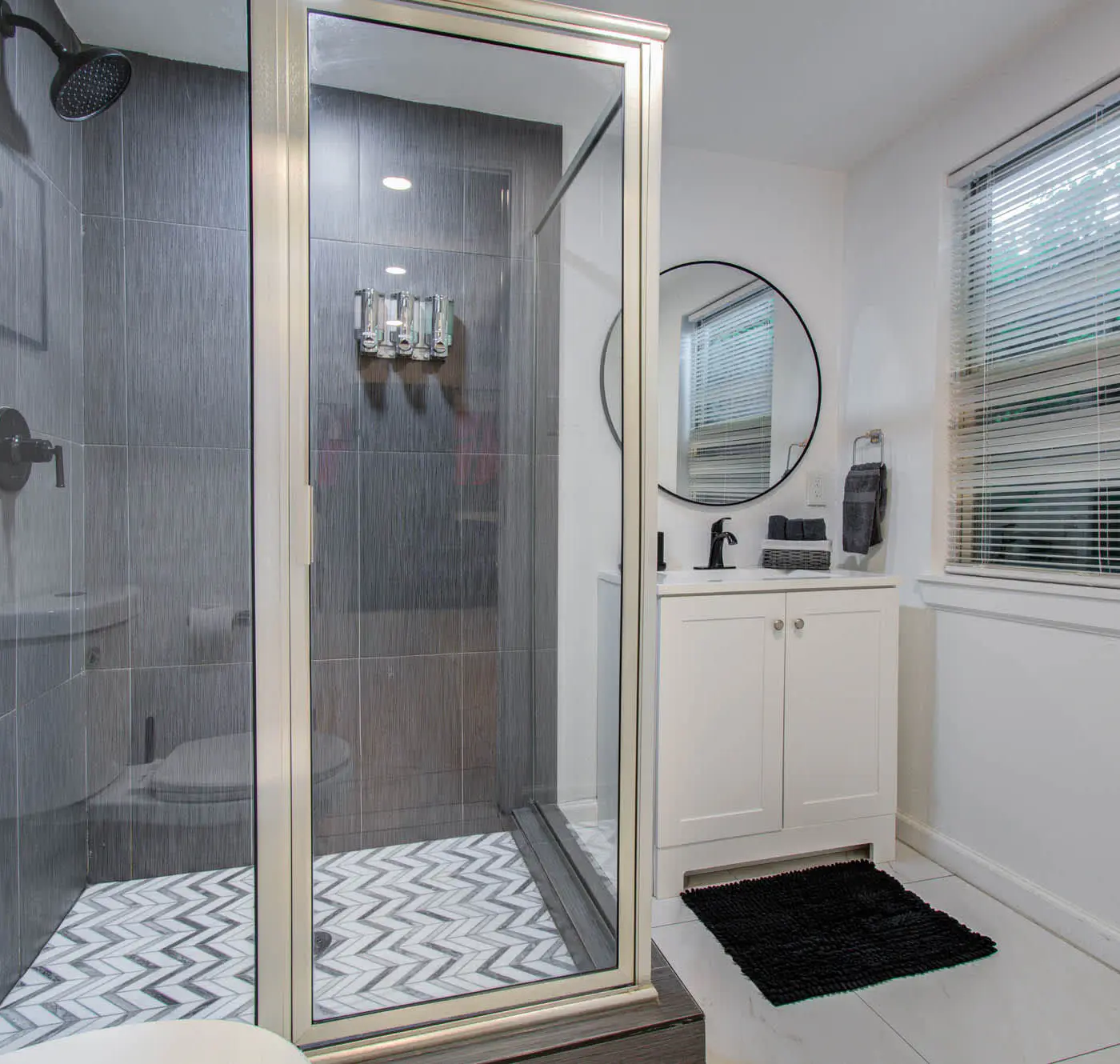 Charming Houston Getaway – 2BD/1BA & Yard