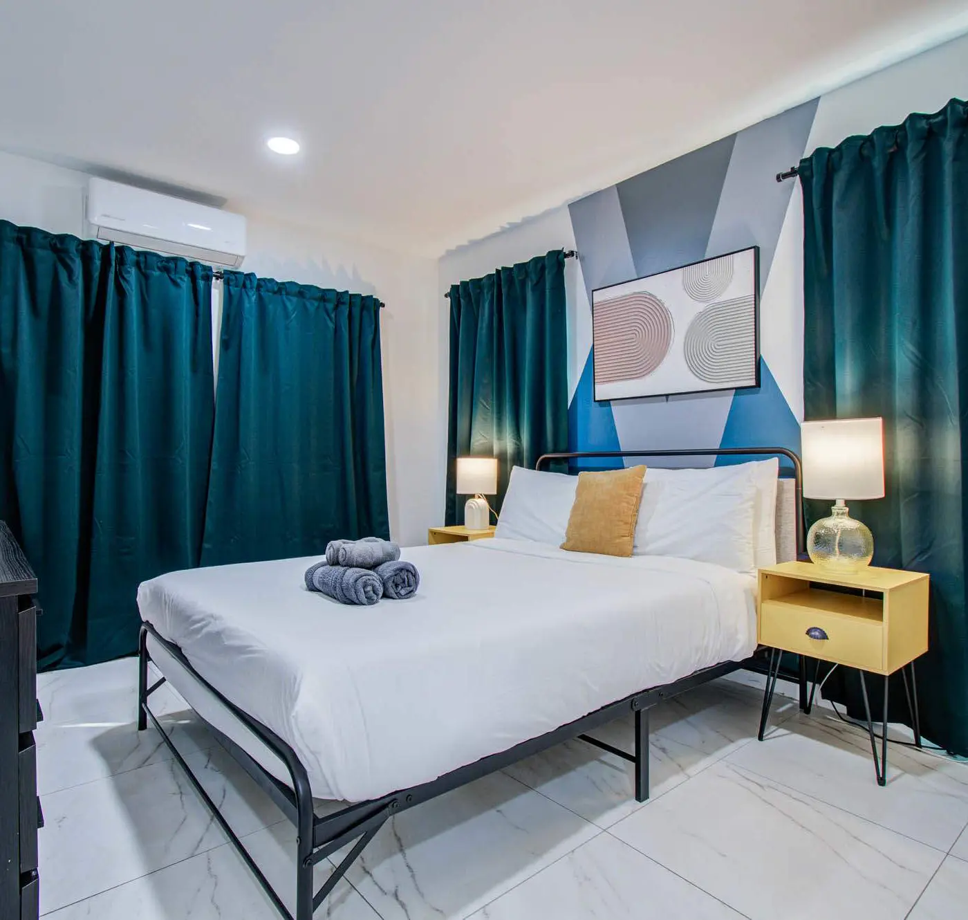 Modern 2BR Houston Stay | Central & Cozy