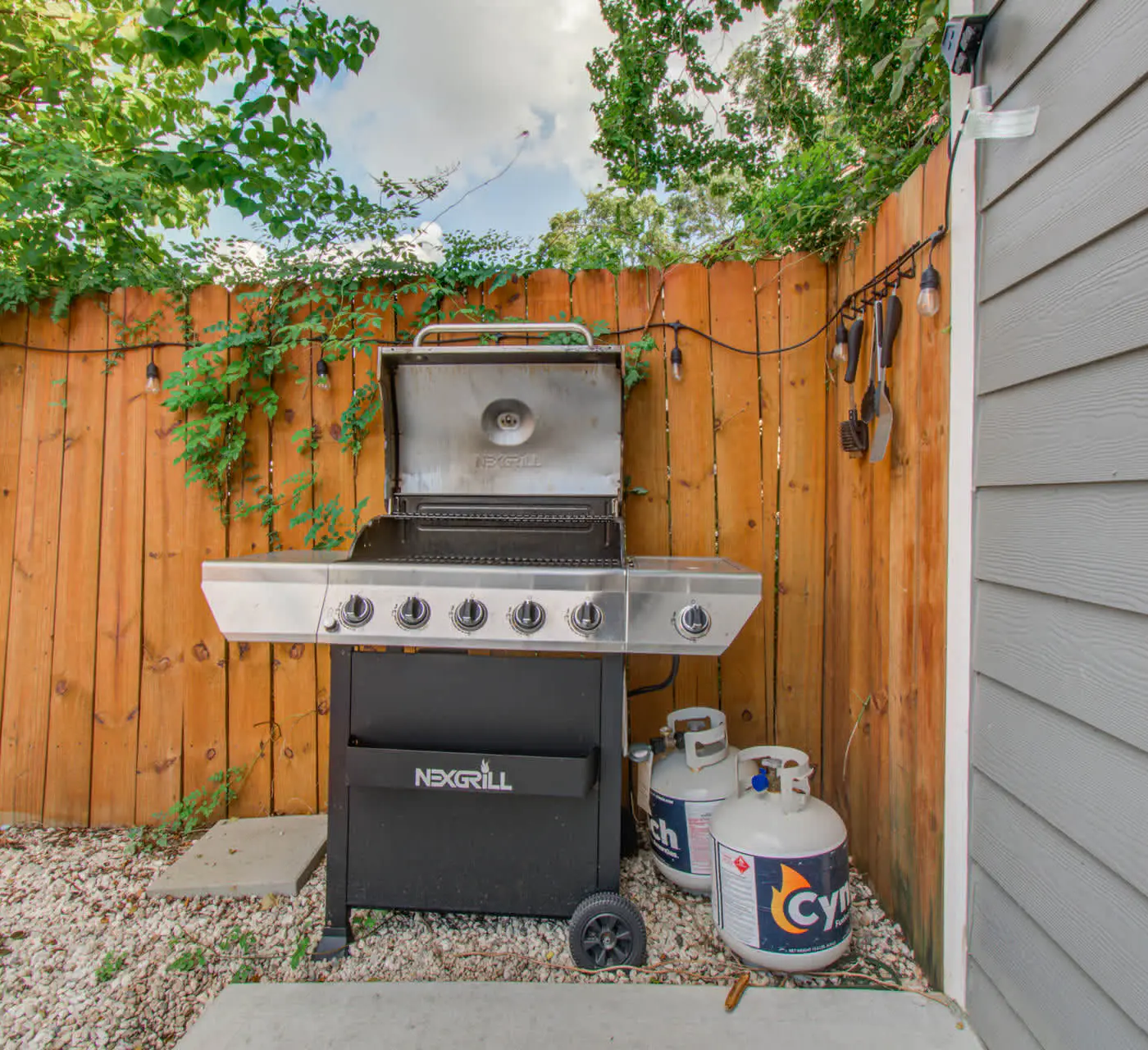 Modern 2BR Houston Stay | Central & Cozy