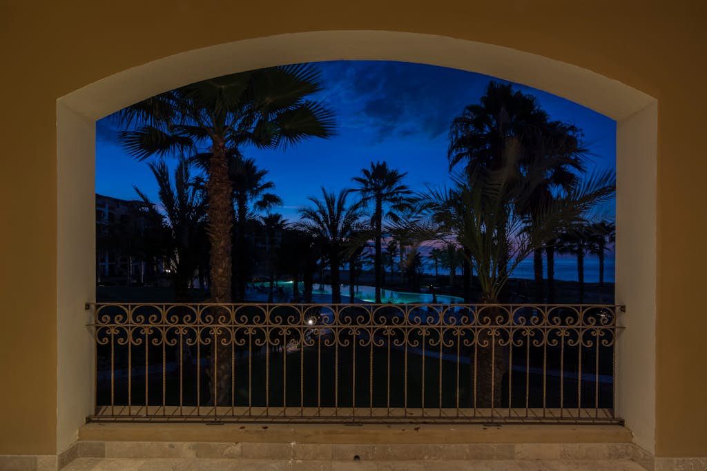 B203-Beautiful front ocean condo