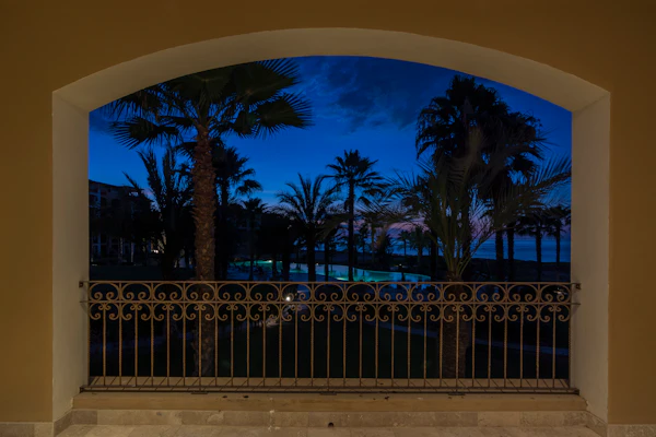 B203-Beautiful front ocean condo