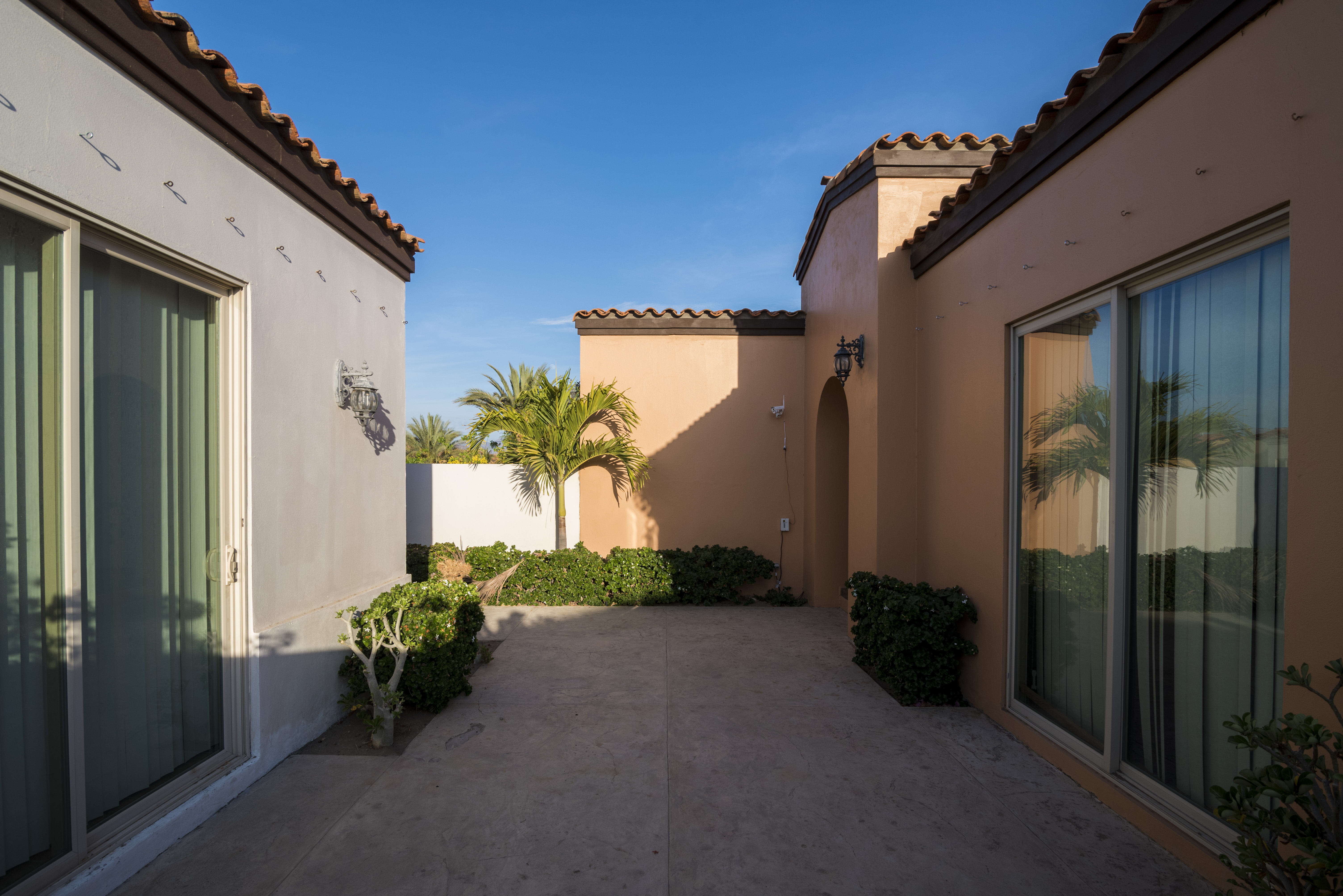 Balmy Golf course view villa