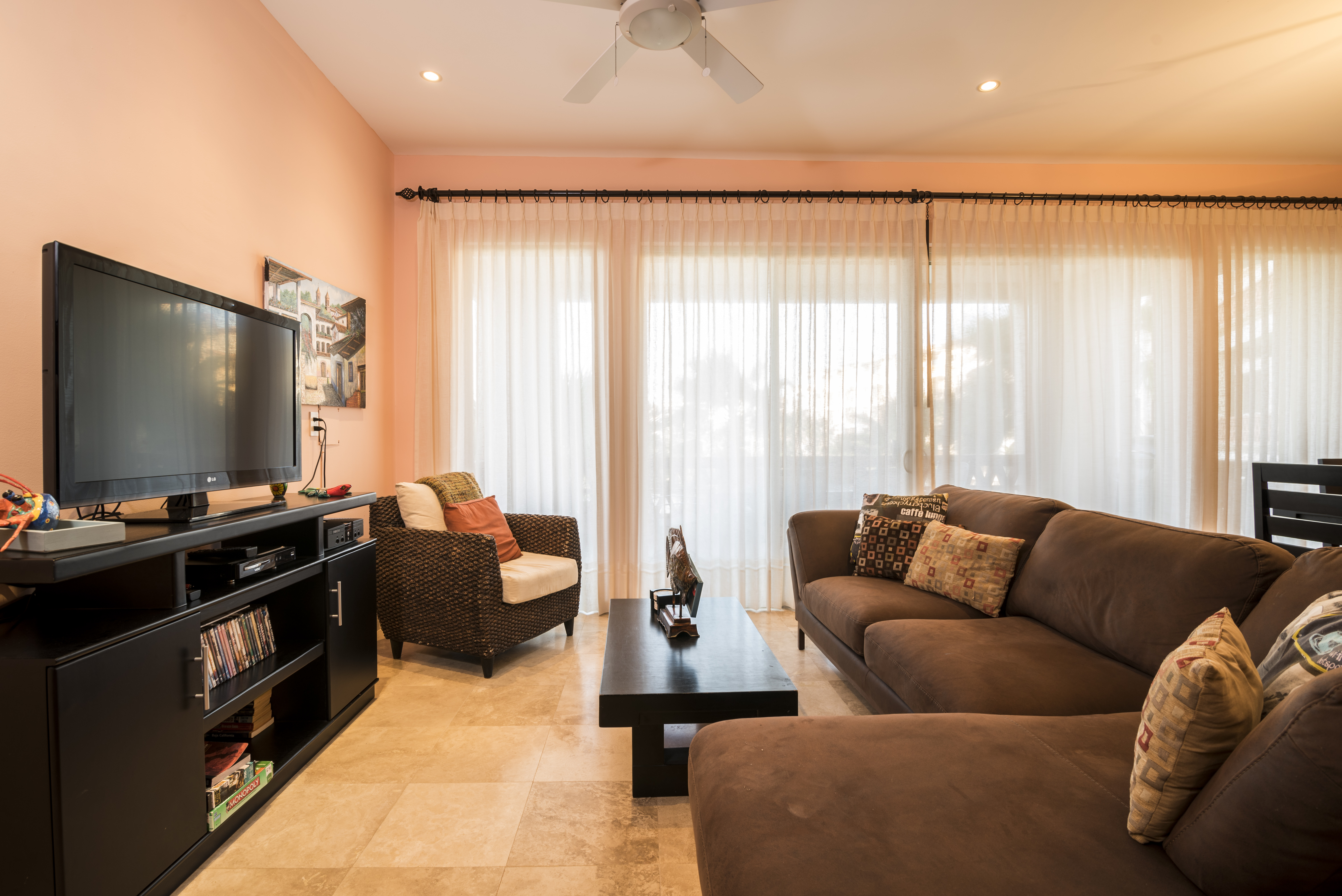 PDM D301-Beautiful upper condo