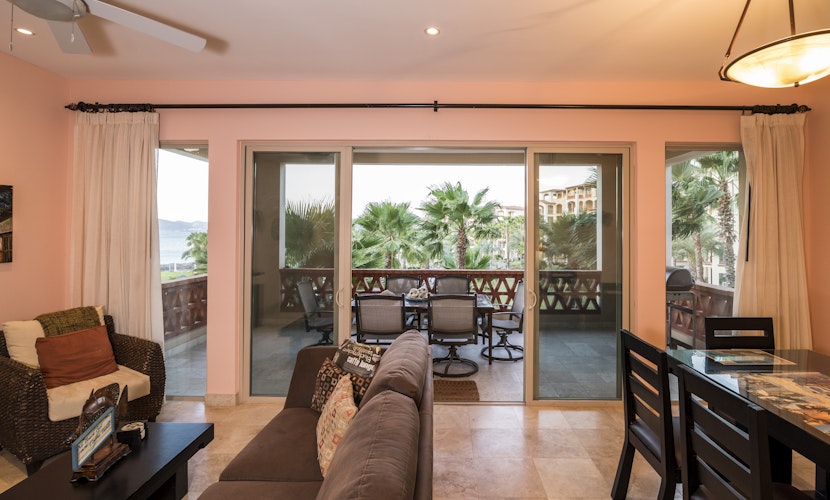 PDM D301-Beautiful upper condo