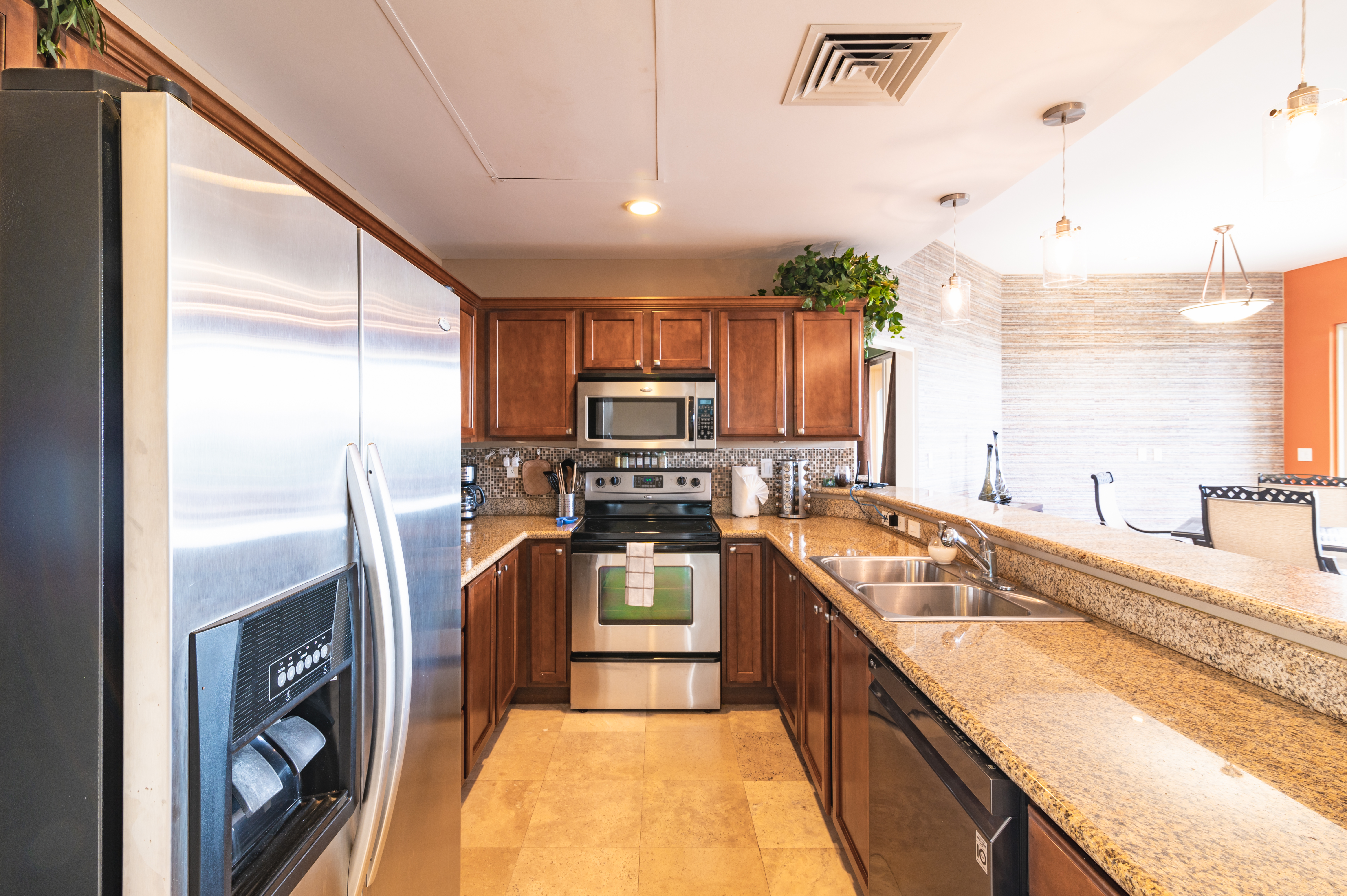 PDMB404-Beautiful Front ocean studio