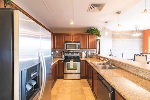 PDMB404-Beautiful Front ocean studio