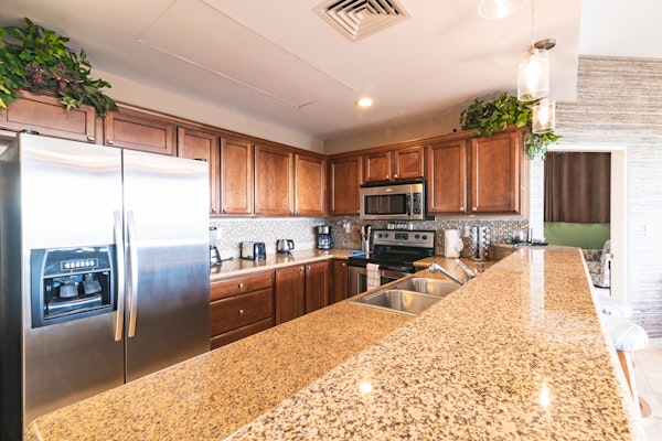 PDMB404-Beautiful Front ocean studio