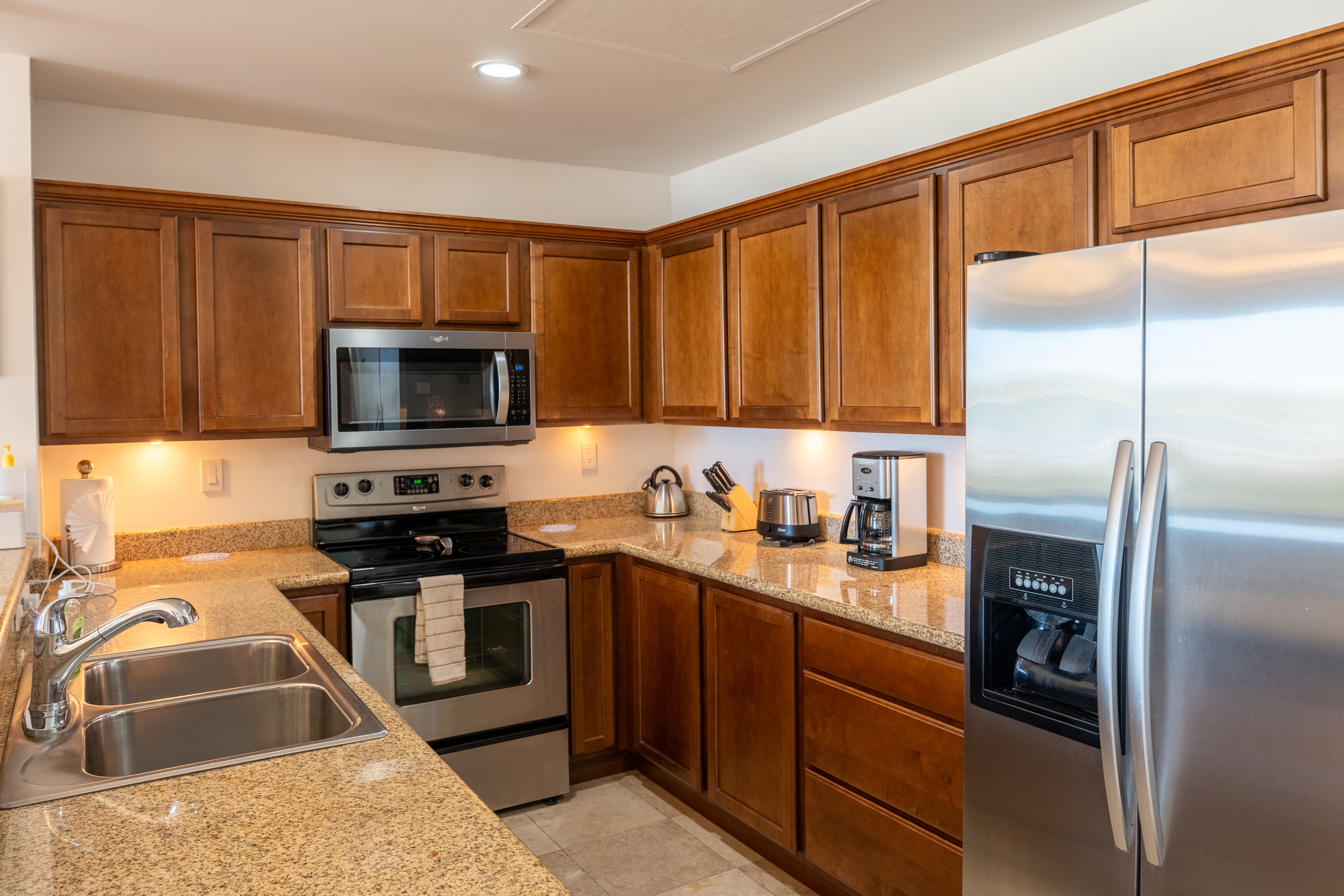 E303-Beautiful front ocean condo