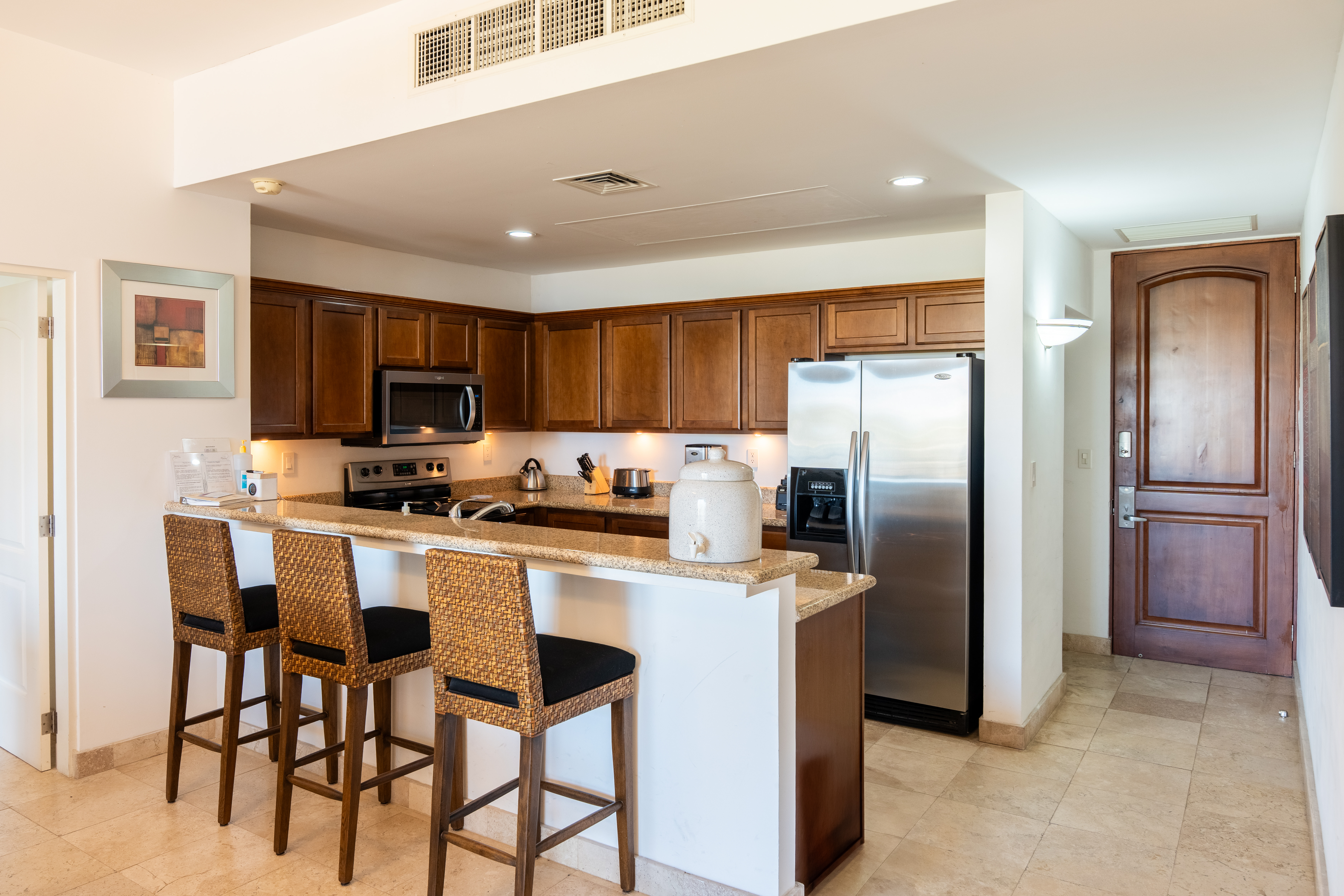 E303-Beautiful front ocean condo