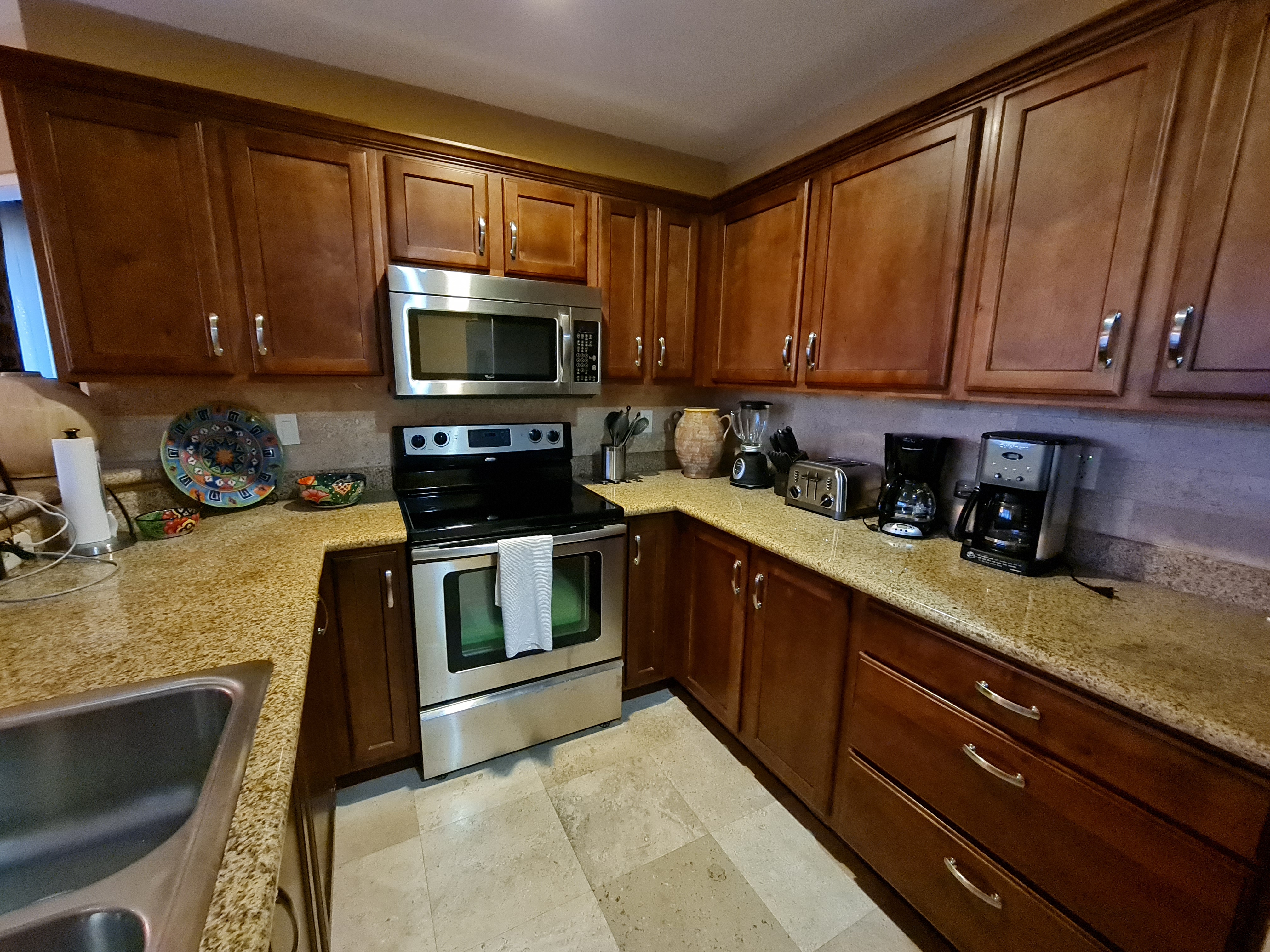 Delight your morning with this amazing view.D401