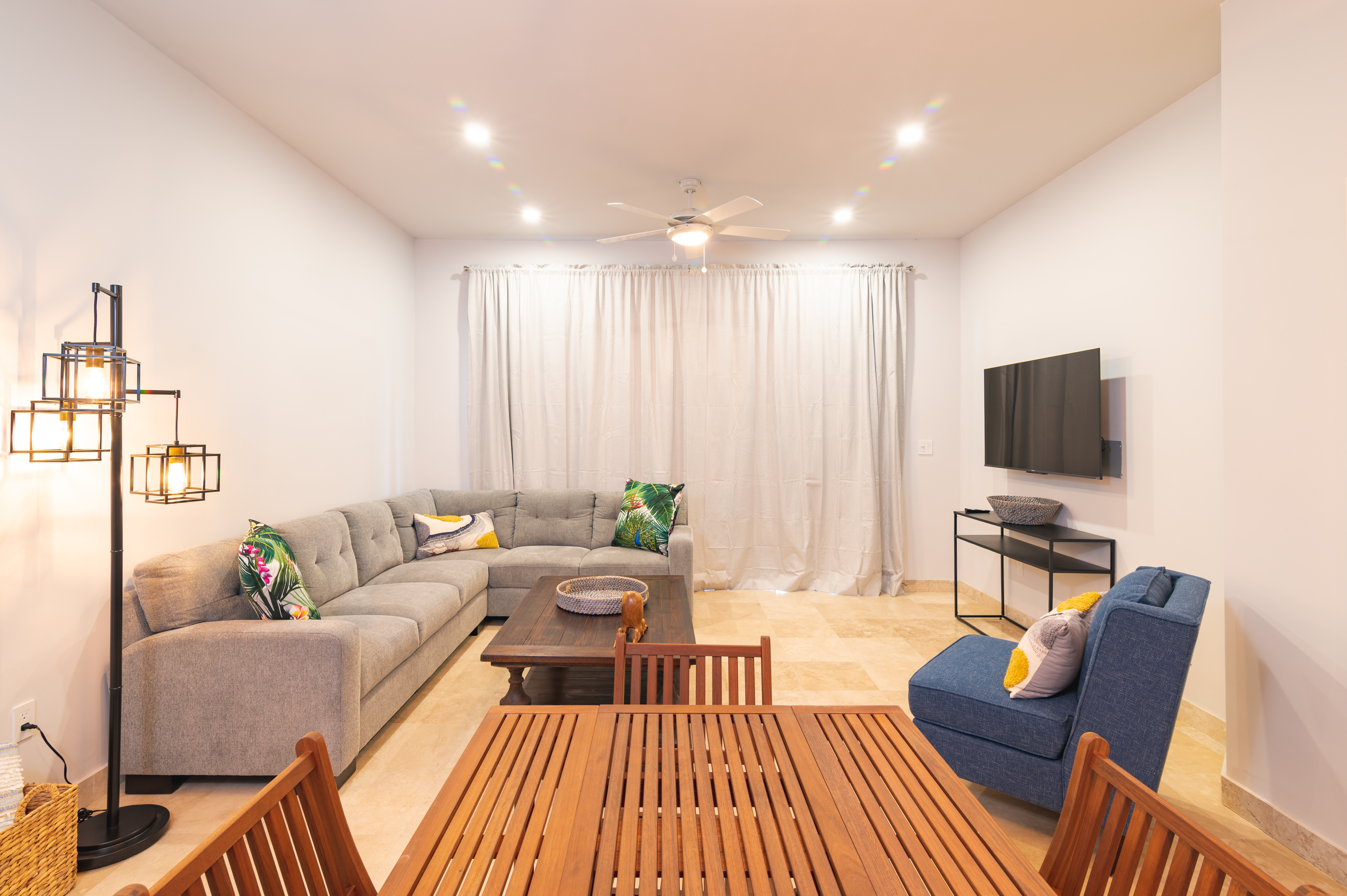 D303 Comfortable 2-bedroom condo