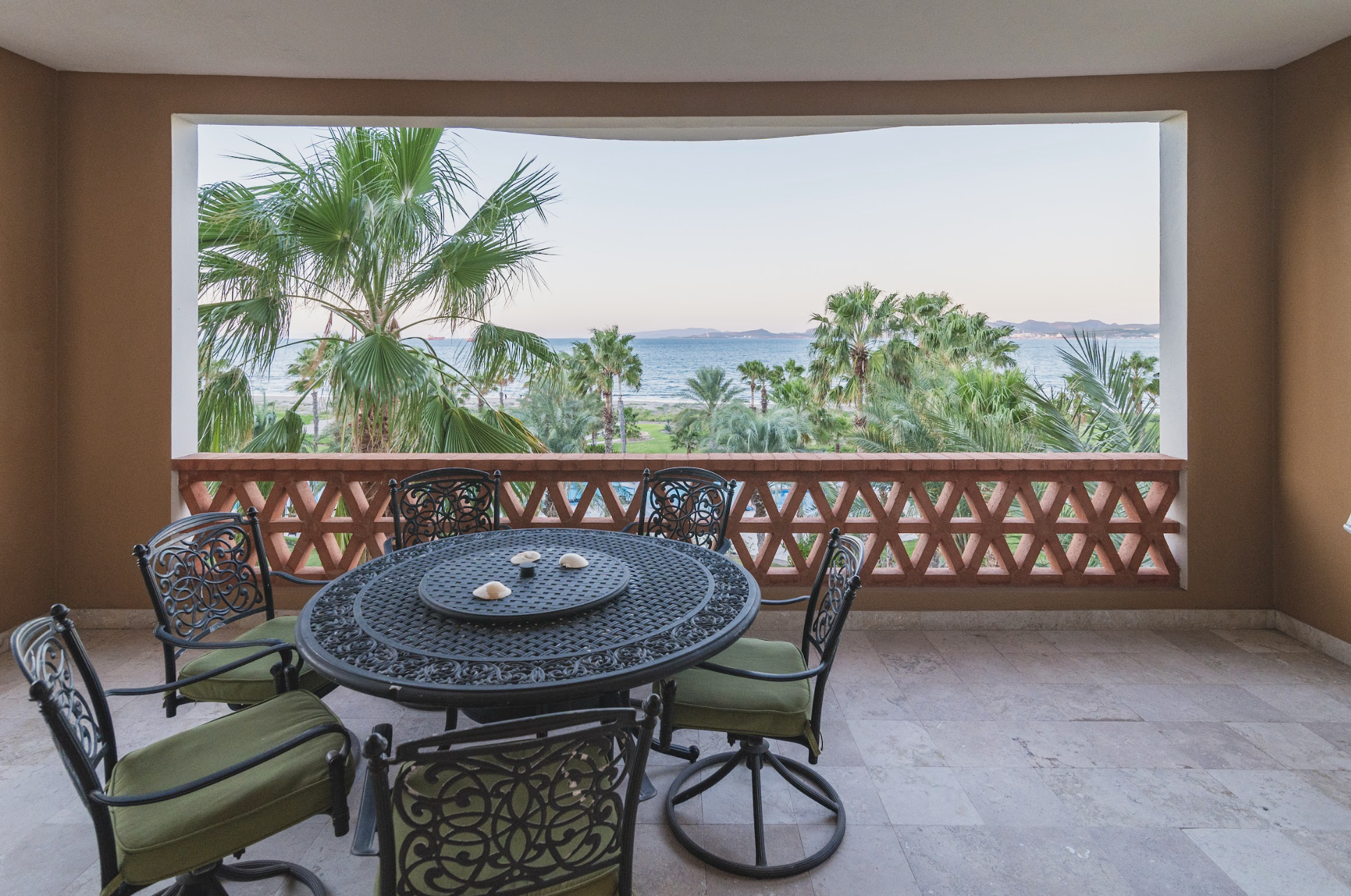 Enjoy your vacations in this beautiful unit!