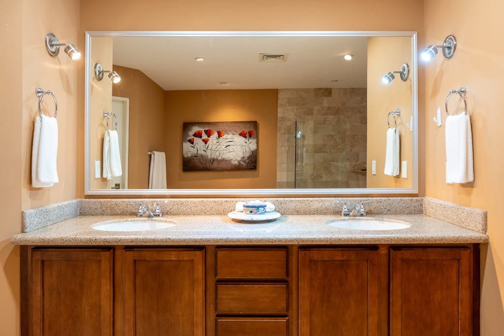 Cozy 2-bedroom condo C103